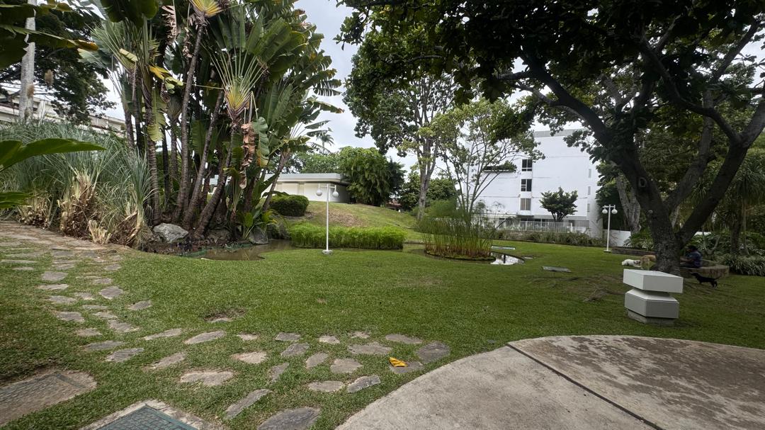 Se alquila Apto 400m² 3h+s/4b+s/2p Alta Florida 4