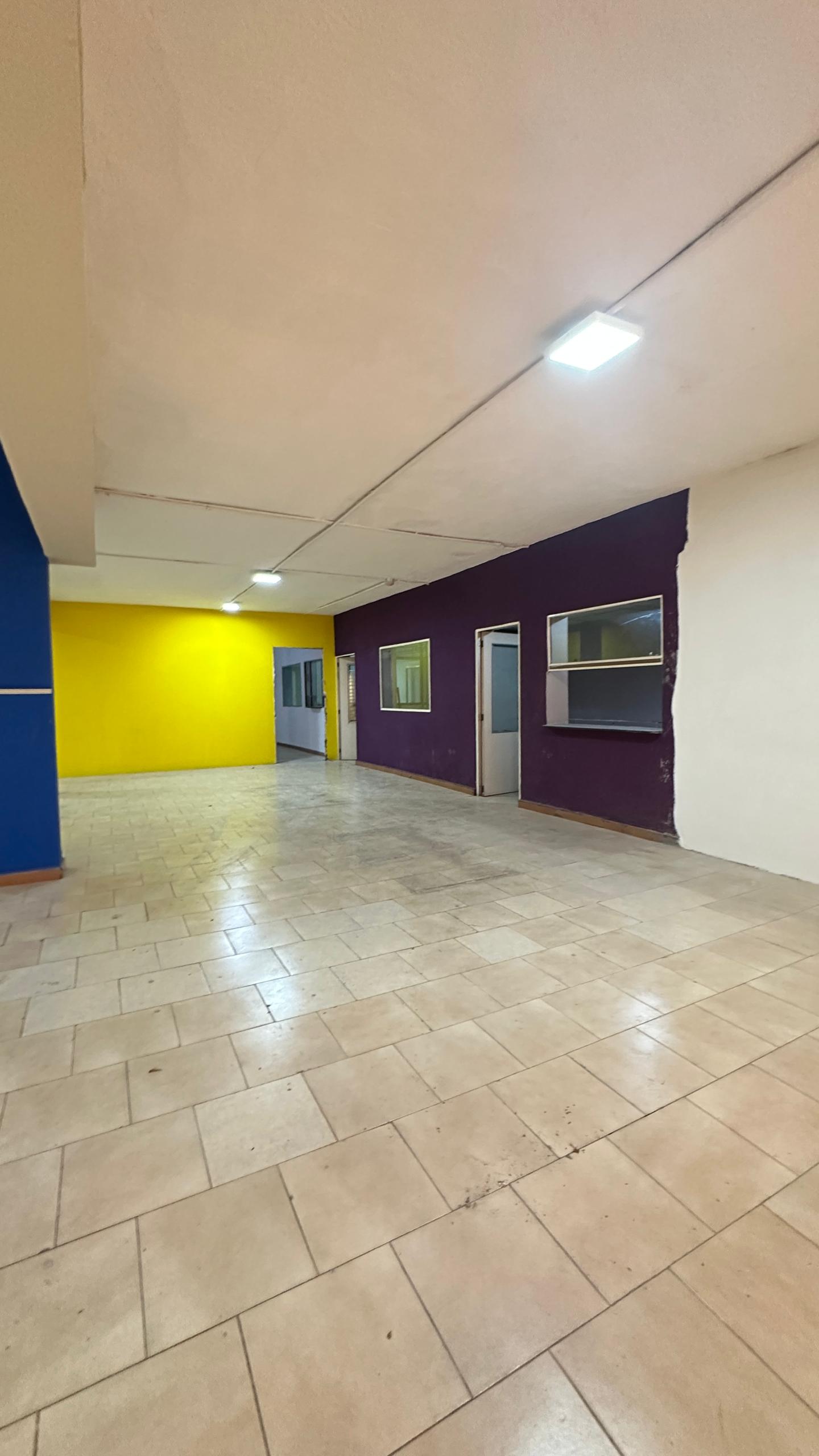 Se vende Casa Comercial 475,50m² 5p Los Chaguaramos 2