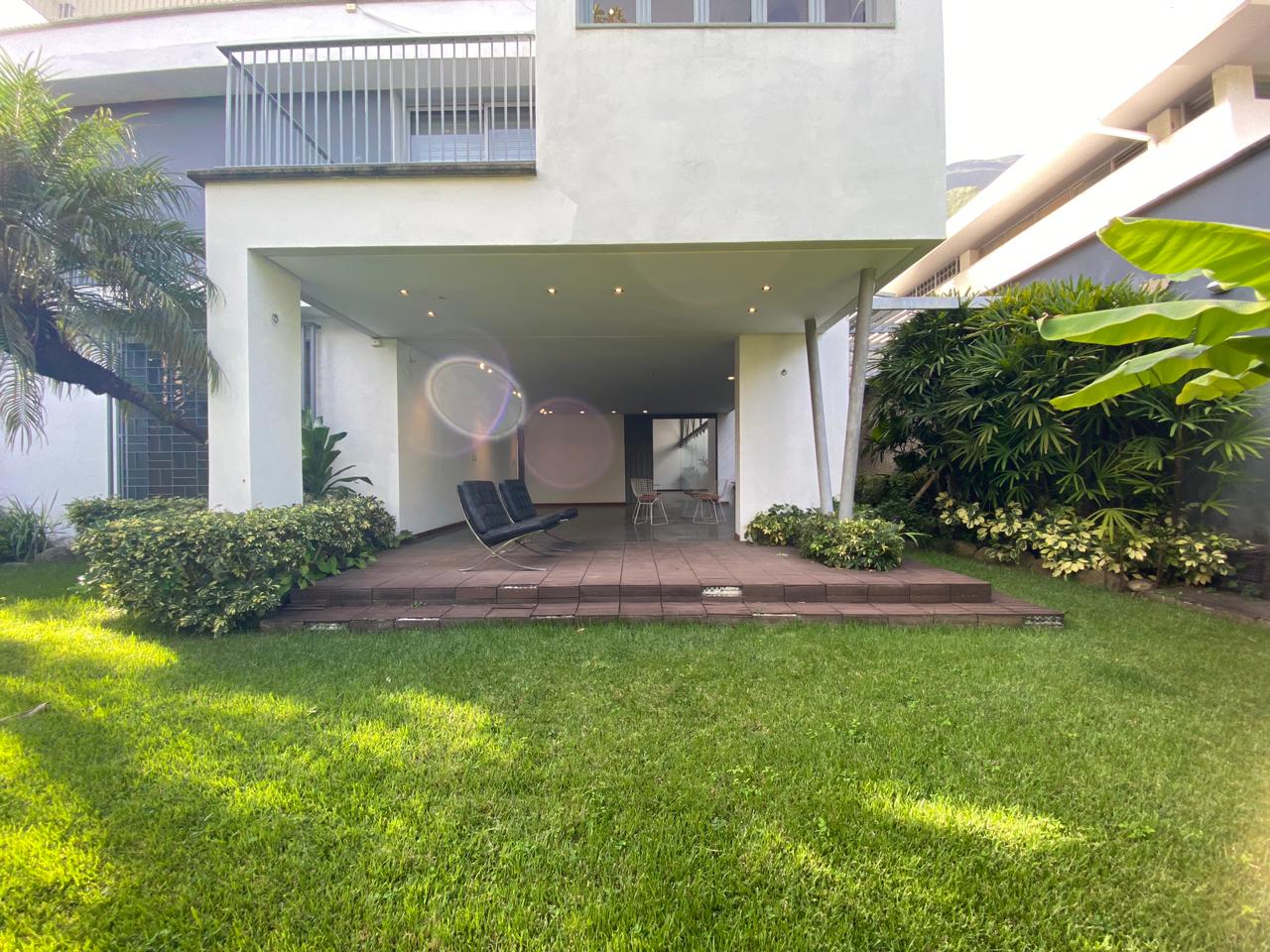 Se alquila casa 1000m² 8h/7b/4e Altamira 5