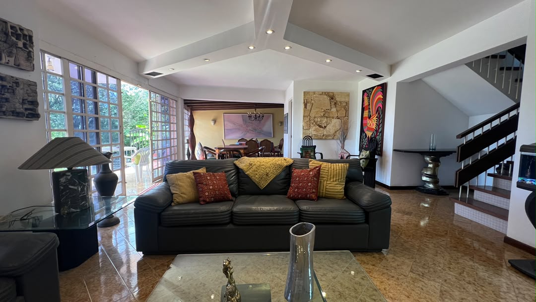 Se alquila Anexo 220m² 3h/4b La Tahona - Otras fotos