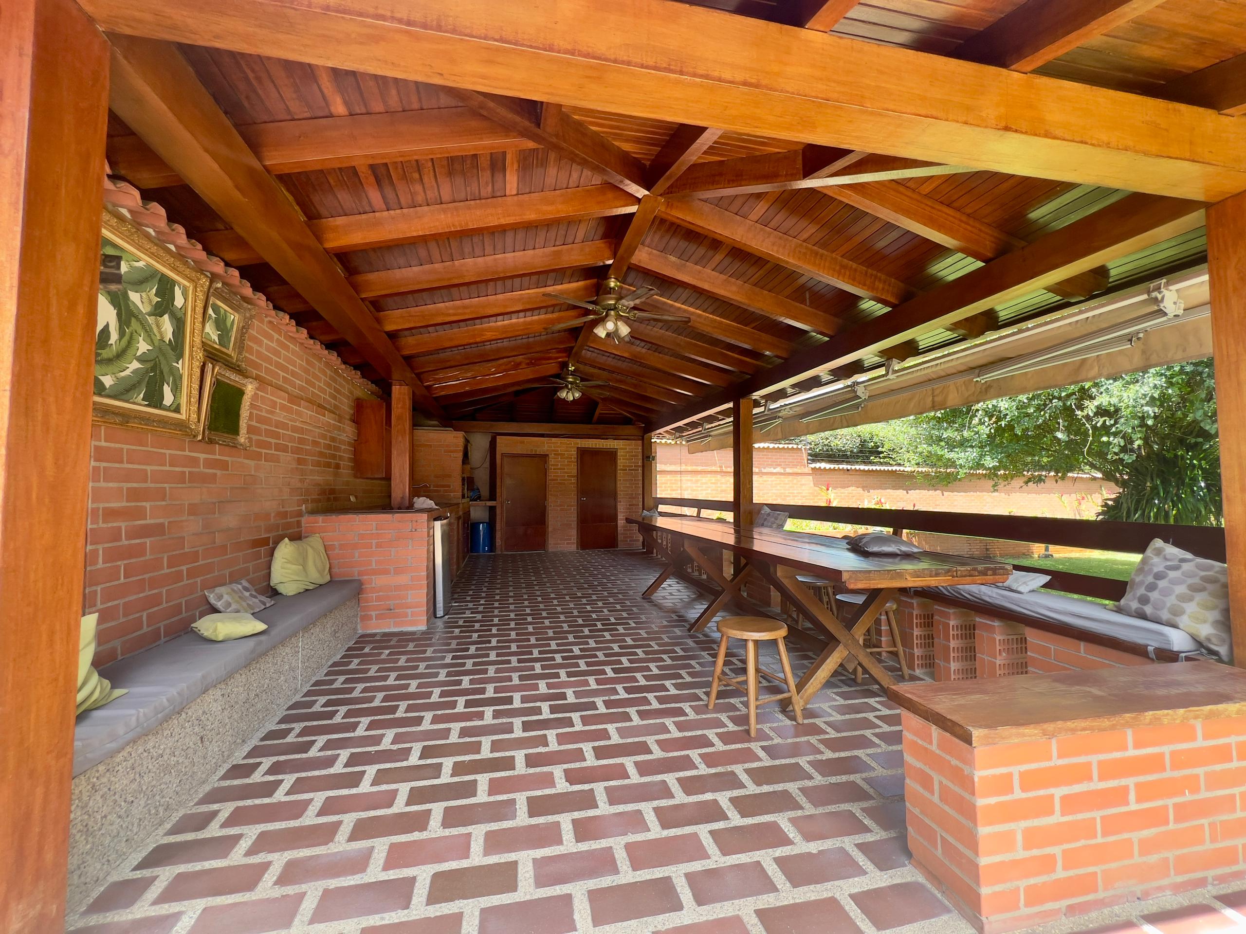 Se vende casa 2000m² 4h+1s/4b+1s/12e Cerro verde - Otras fotos