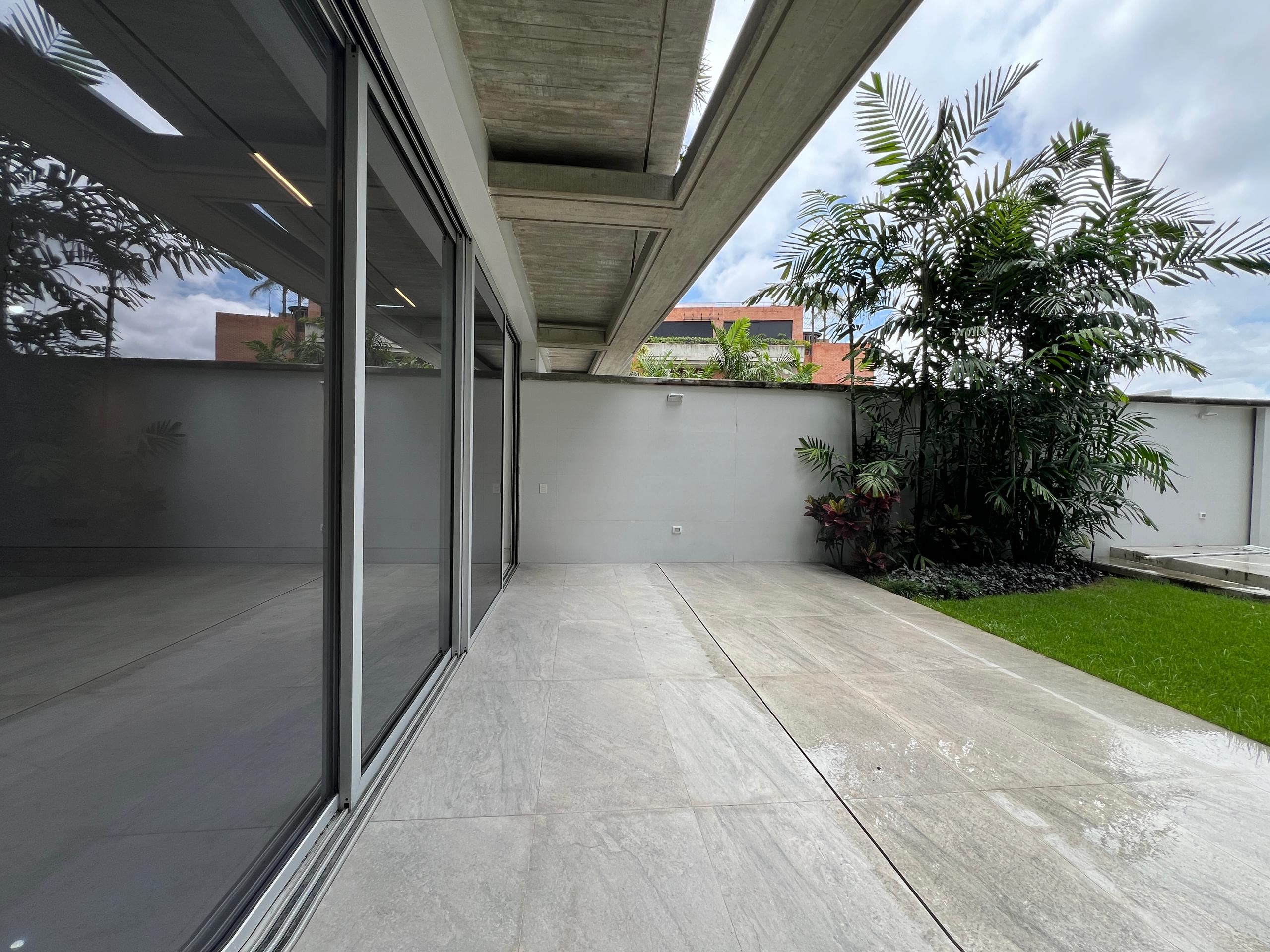 Se vende Apto 709,12m² 3h+2s/6b+2s/5p Altamira - Otras fotos