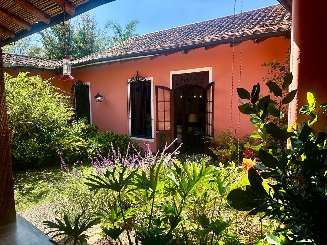 Se vende casa 4325m² 6h+2s/5b+2s/8p Oripoto 3