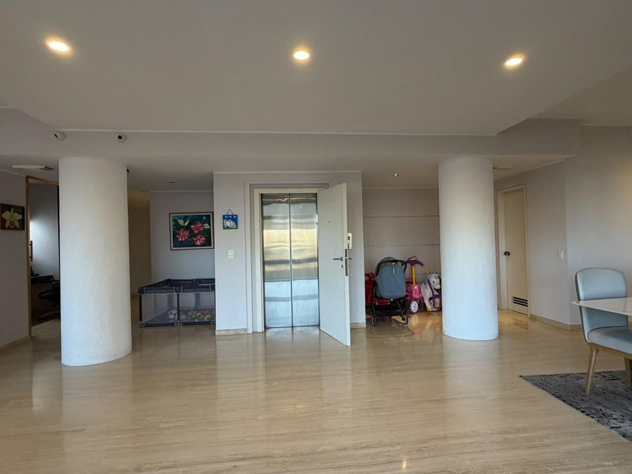 Se alquila Apto 390m² 4h+1s/5b+1s/4p Los Palos Grandes 2