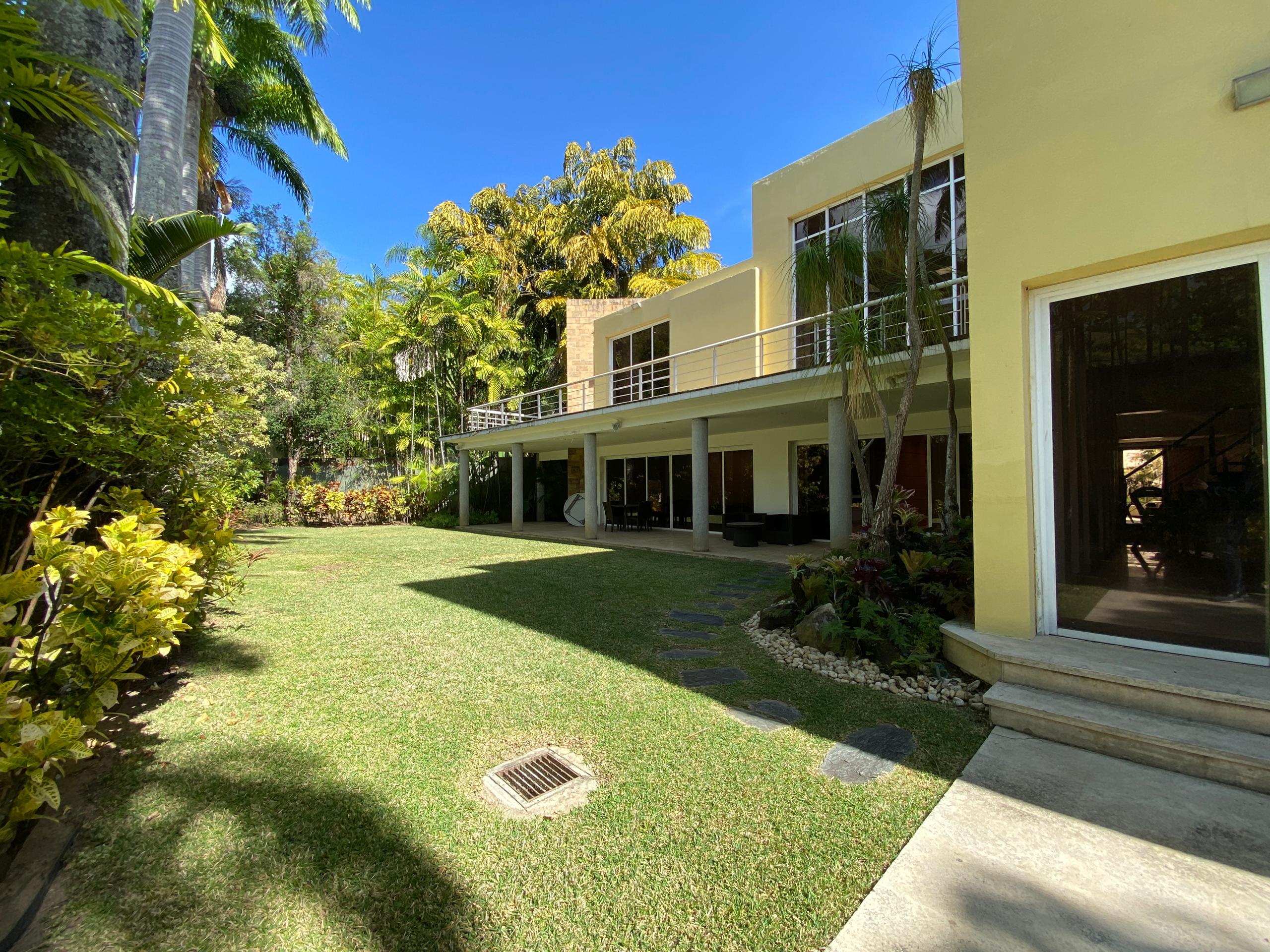 Se vende/alquila casa 1100m² 6h+3s/6b+2s/8e Los chorros - Otras fotos