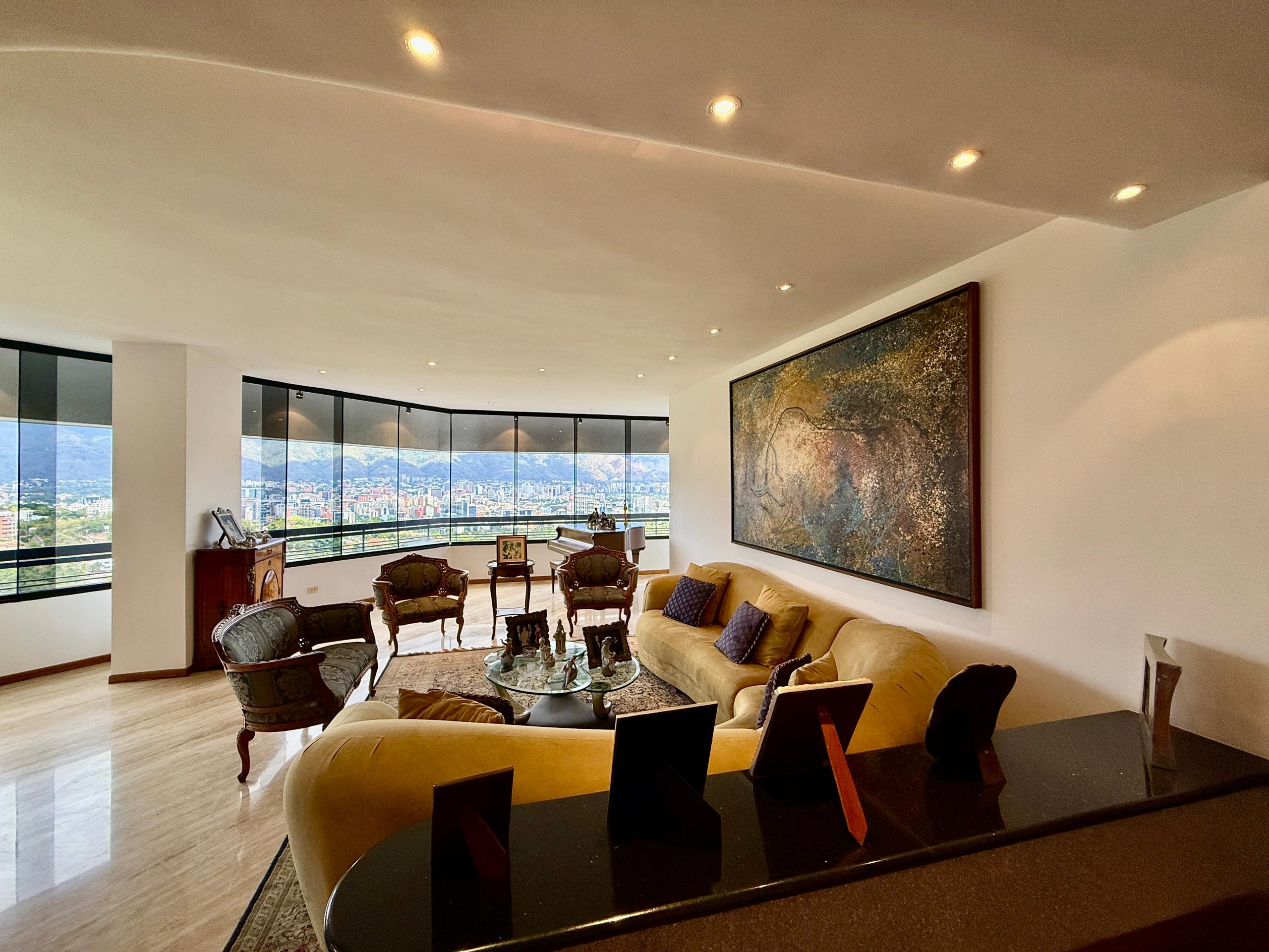Se vende Apto PH 355m² 3h+1s/4b+1s/4p Colinas de Valle Arriba - Otras fotos