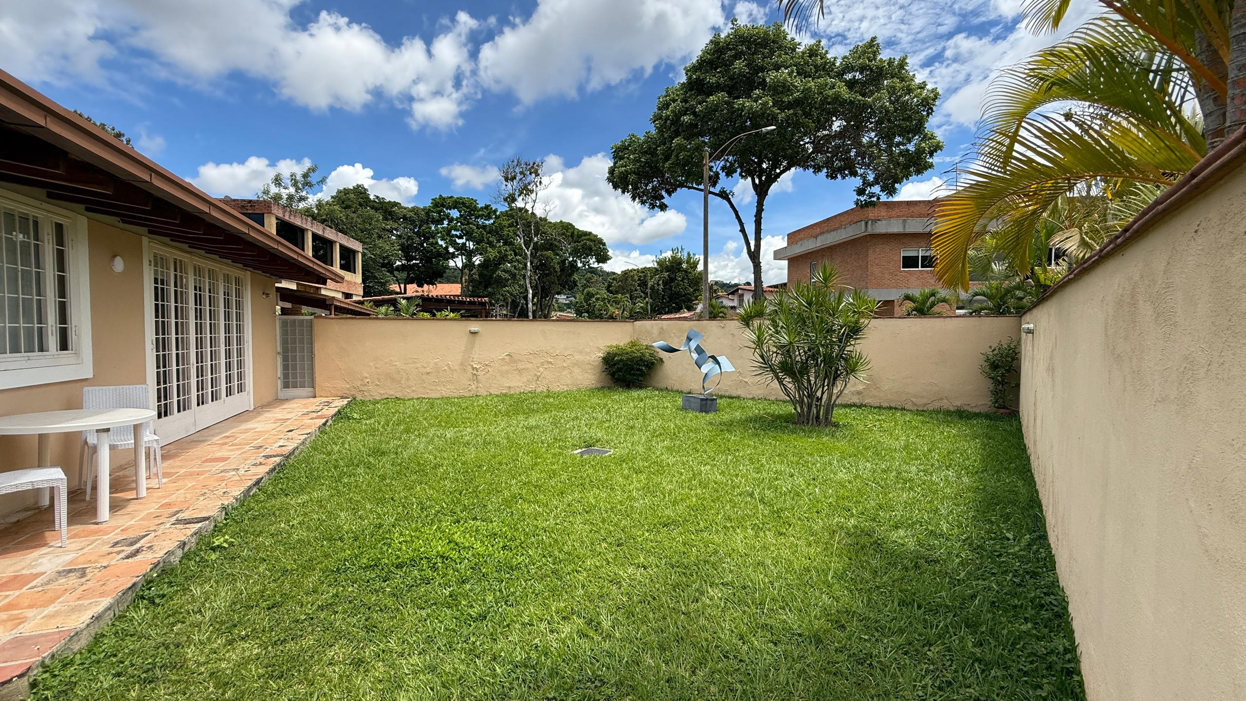 Se vende casa 928m² 5h+1s/5b+1s/6p Caurimare - Otras fotos