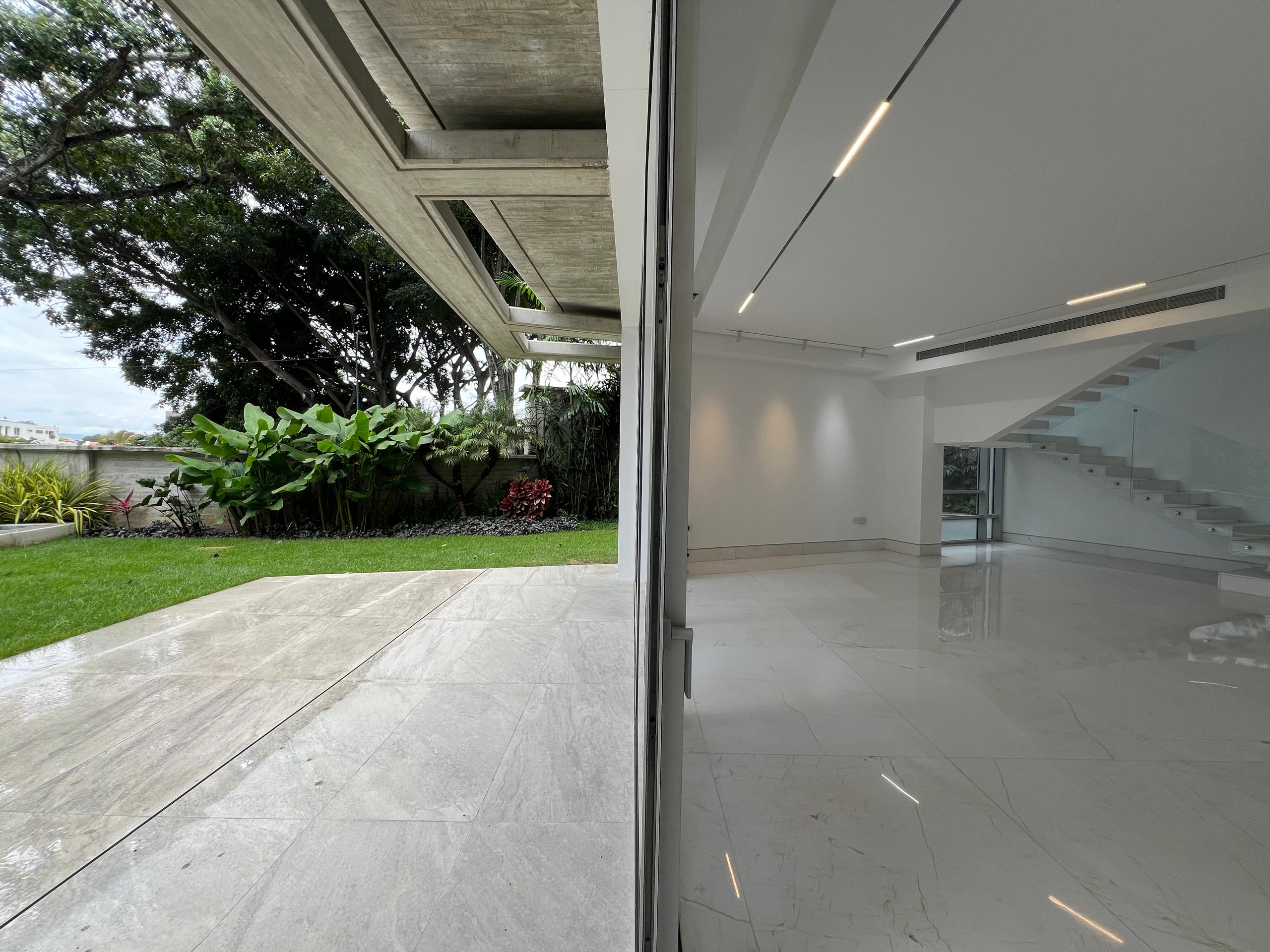 Se vende Apto 709,12m² 3h+2s/6b+2s/5p Altamira - Otras fotos