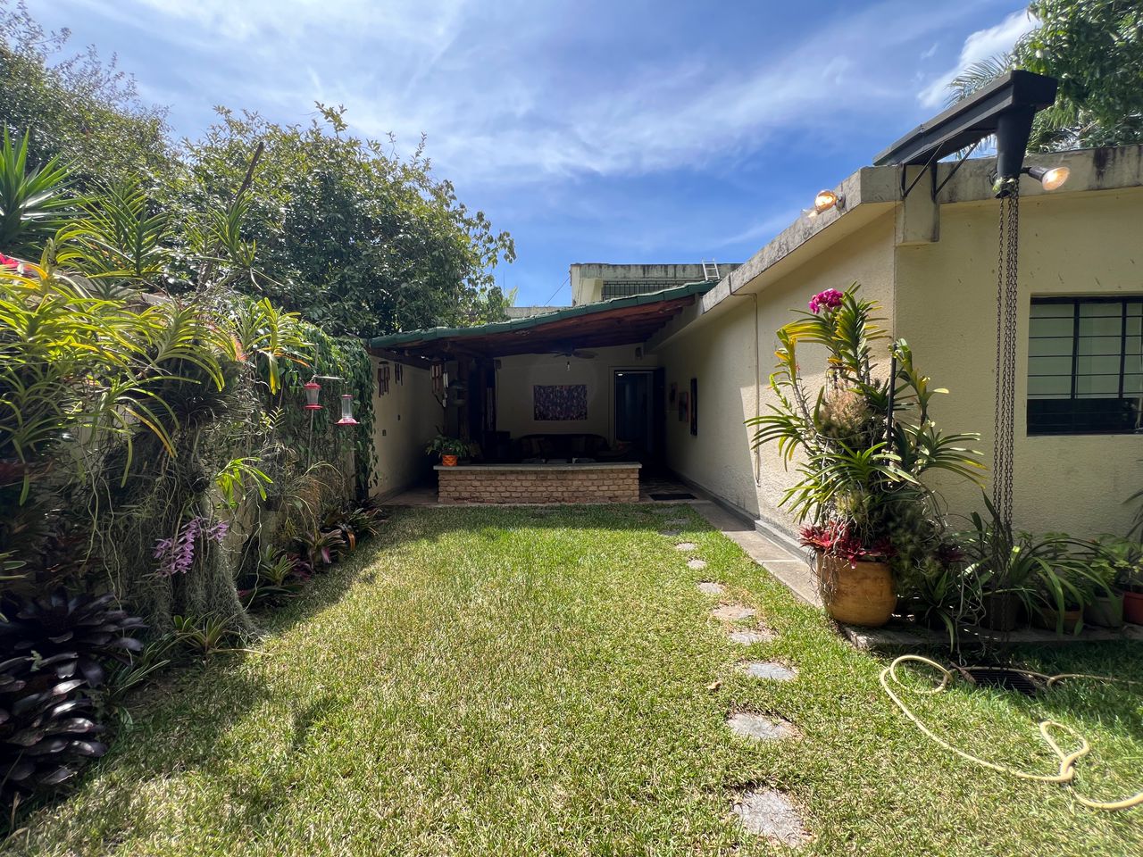 Se vende casa 530m² 5h/5b/4p Chuao - Otras fotos