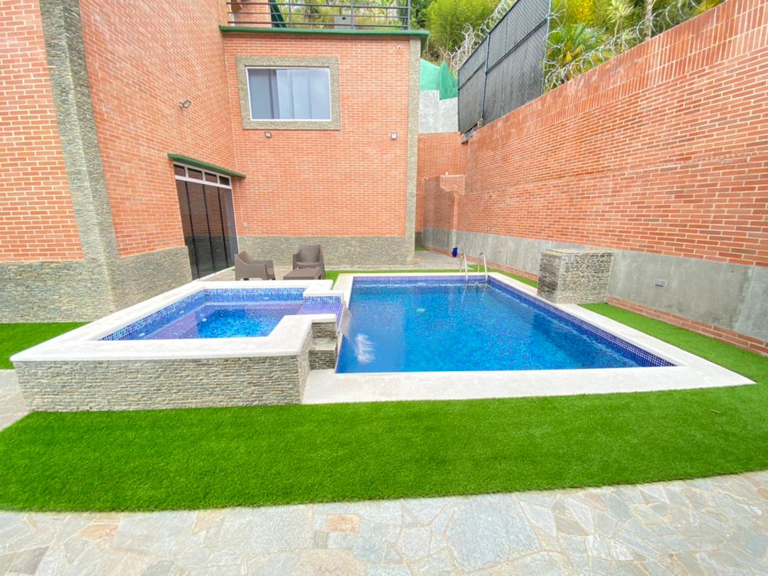 Se vende casa 700m²  4h+s∕5b+s∕8p en Alto de Los Guayabitos - Otras fotos