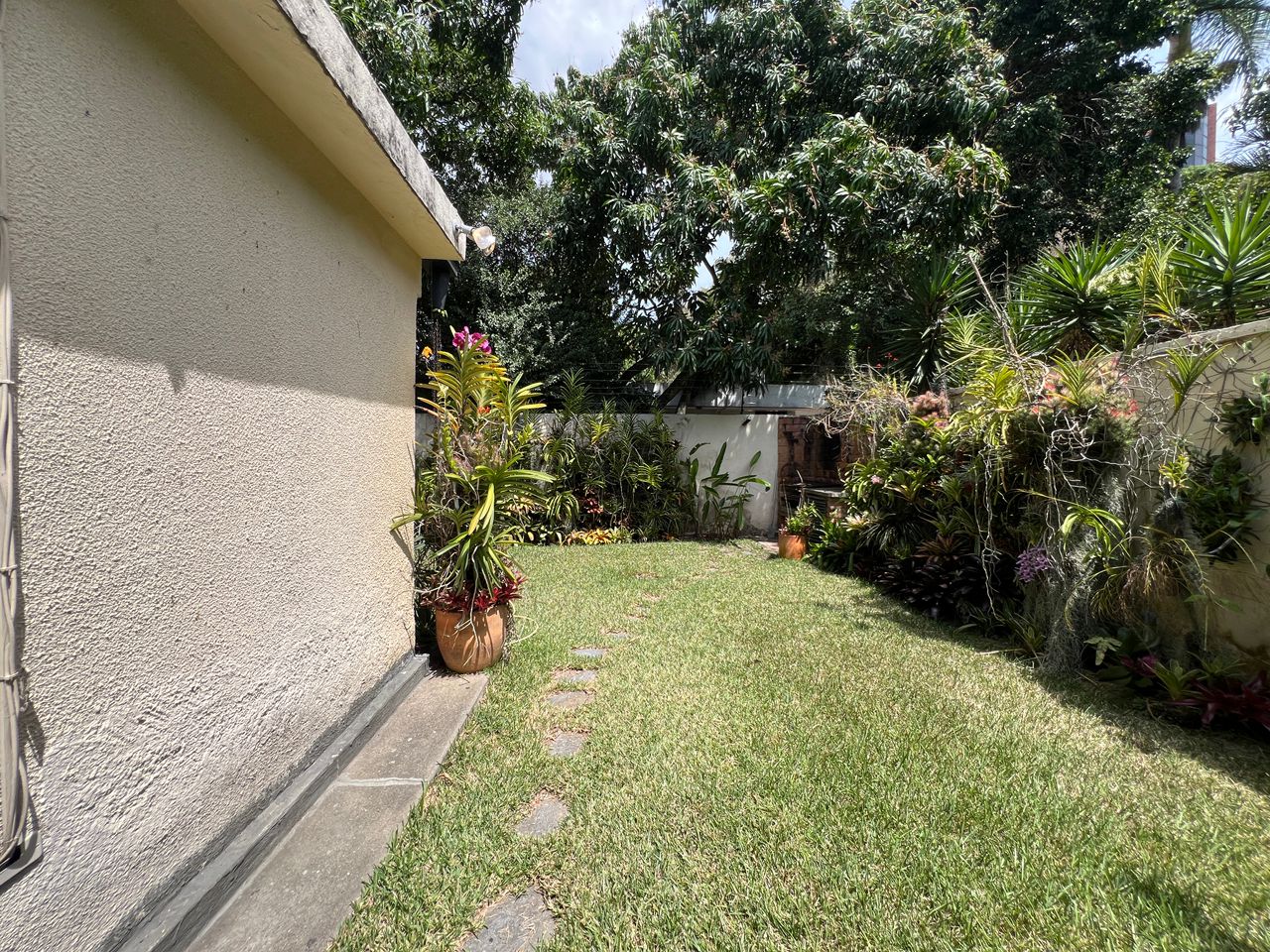 Se vende casa 530m² 5h/5b/4p Chuao - Otras fotos