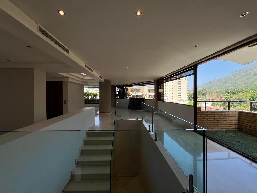 Se alquila Apto PH 592m² 6h/7b/7p La Castellana 2