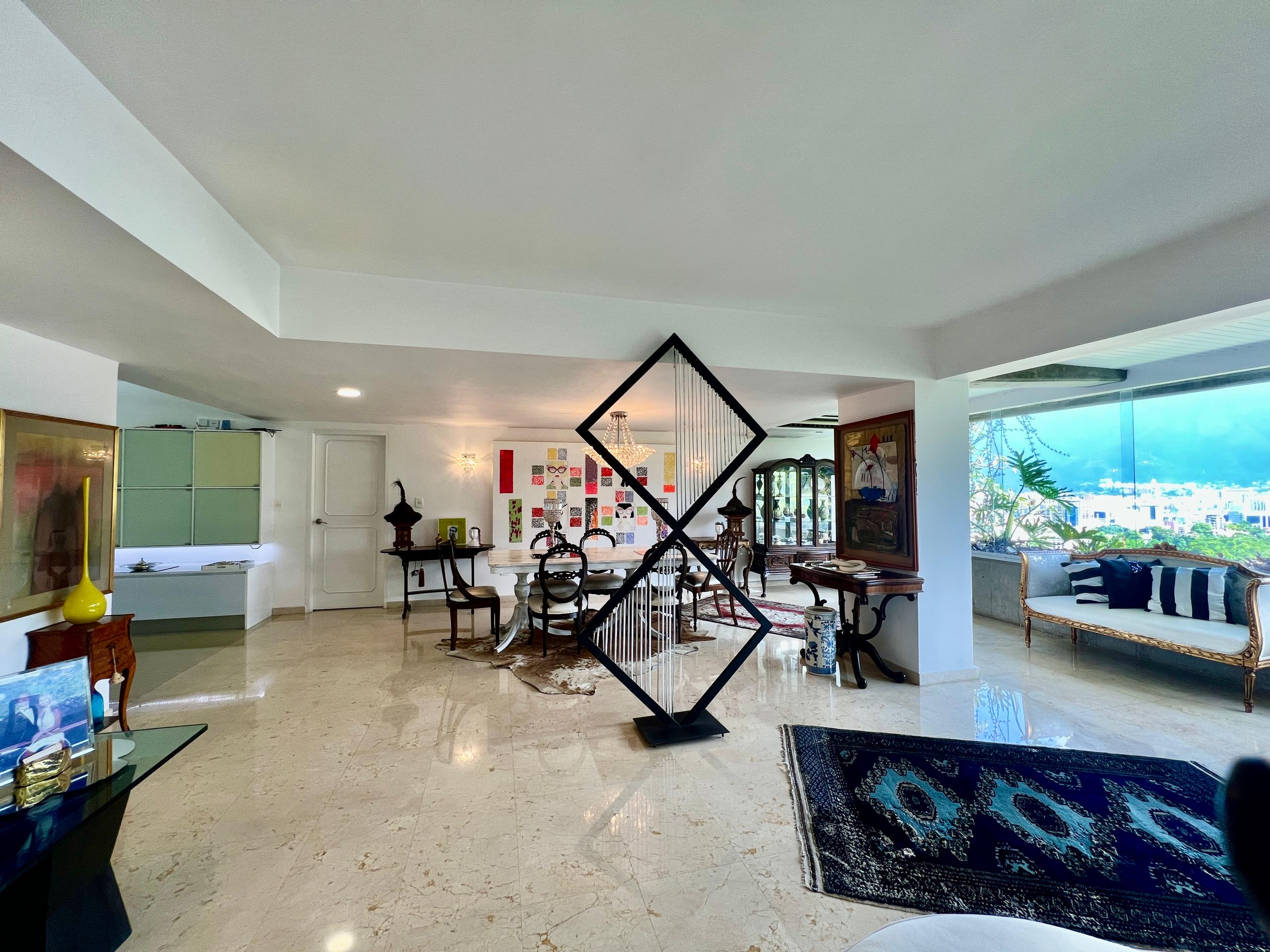Se vende Apto 244m² 2h+s/3b+s/3p Las Mesetas de Santa Rosa de Lima - Otras fotos