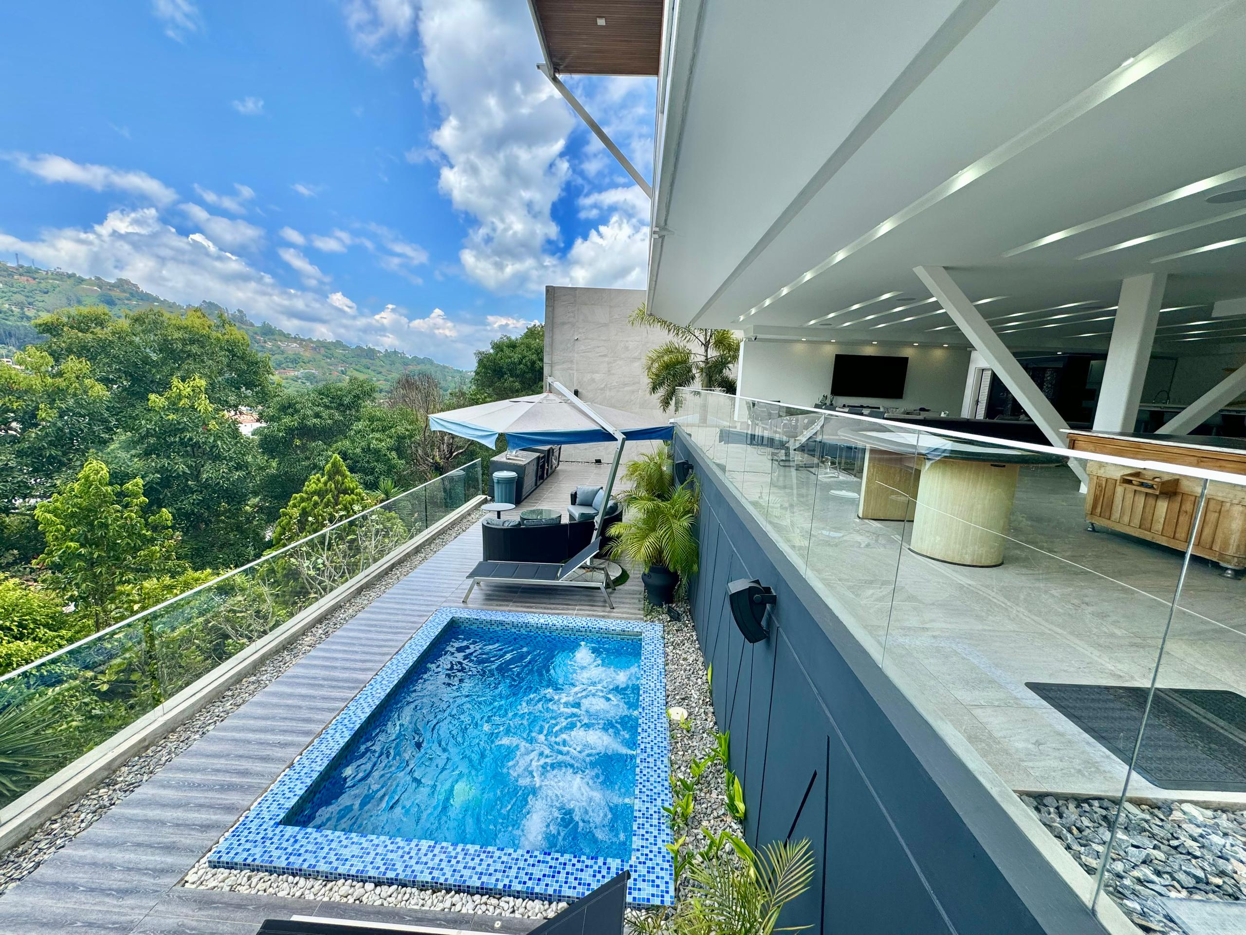 Se vende casa 1100m² 5h/ 7b/ 10e Las Marías - Otras fotos