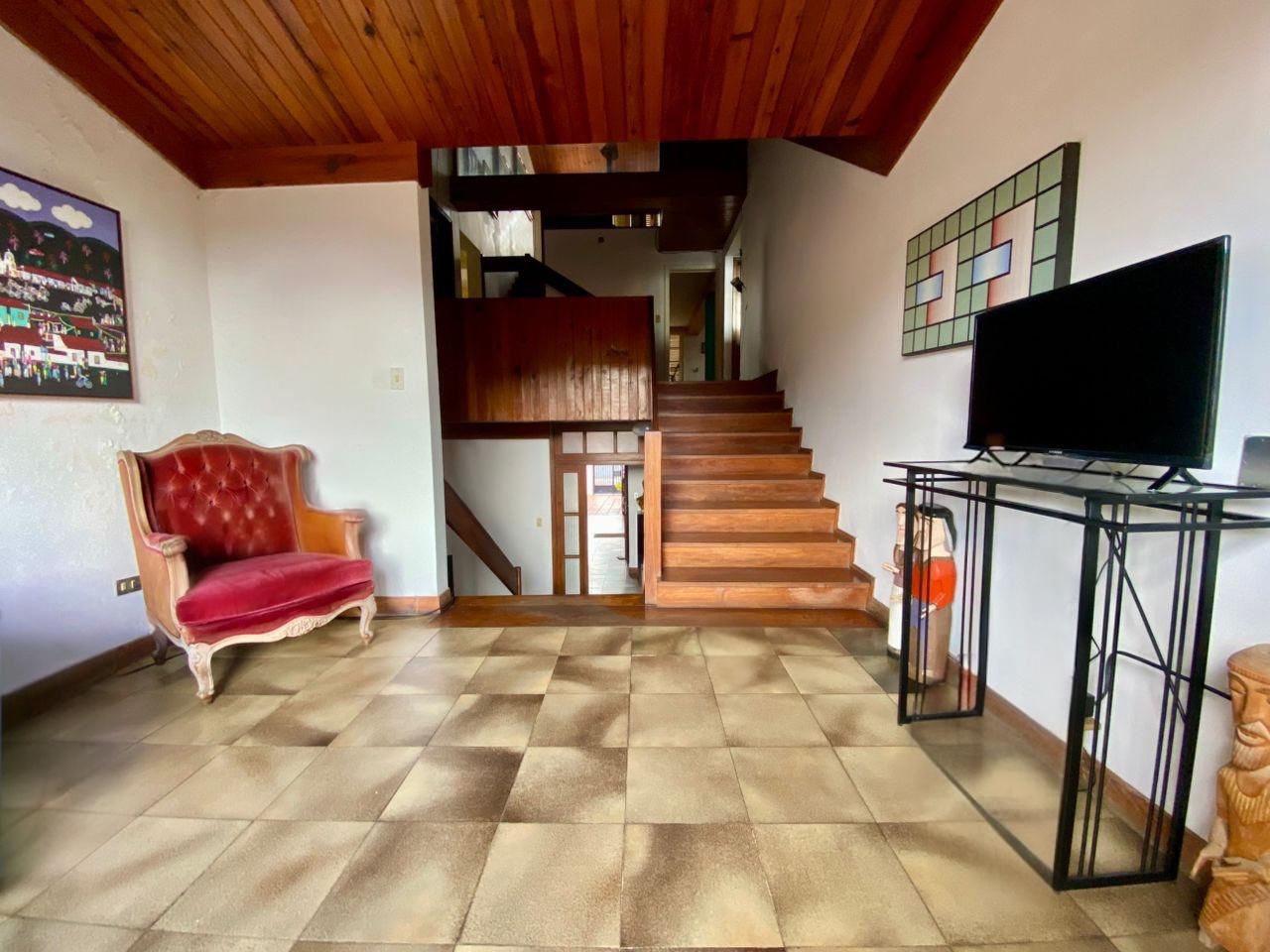 Se vende casa 800m² 7h+s/7b+s/6p Colinas de Bello Monte - Otras fotos