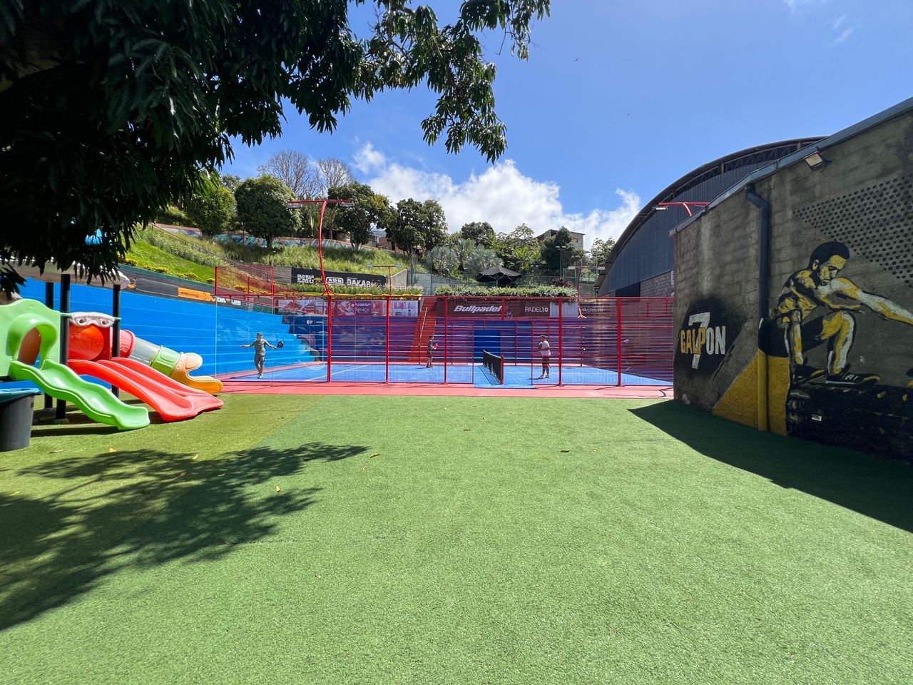 Se vende Club de Padel 5900m² Santa Maria - Otras fotos