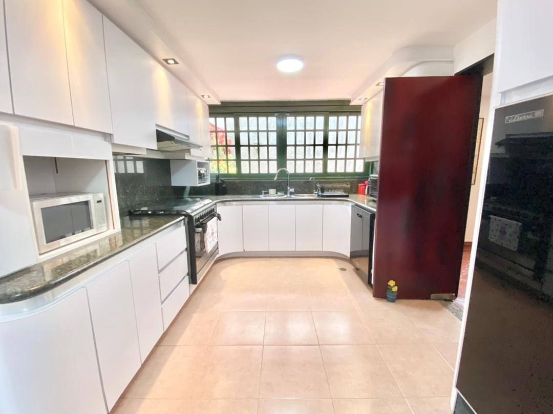 Se vende casa 368m²  4h+s∕4b+s∕4p en Los Chorros - Otras fotos
