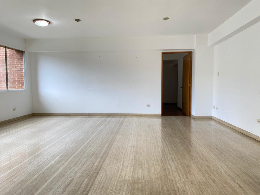 Se vende apto 220m² -3h+s/4b+s/4p en Lomas de La Lagunita - Otras fotos