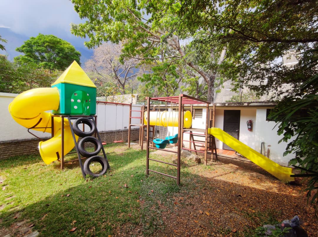 Se Alquila casa 1000m² 6h+s∕ 8b+s∕ 12p en Altamira 4