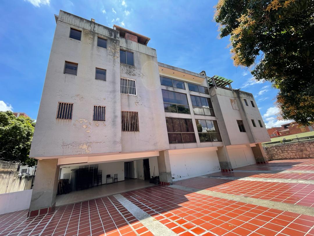 Se vende terreno 2.981,69m² Alta Florida 4