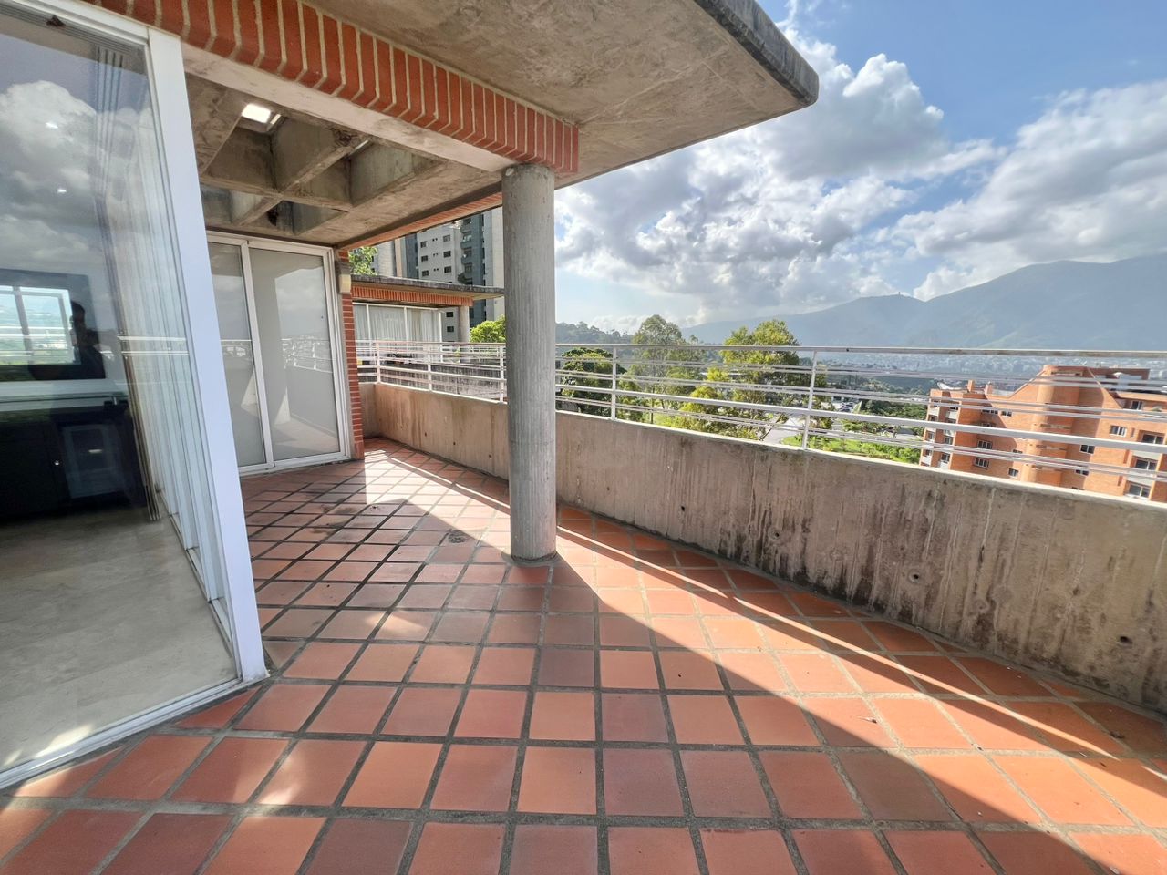 Se Vende PH 180m² 2h/ 4b/ 3e Los Naranjos - Otras fotos