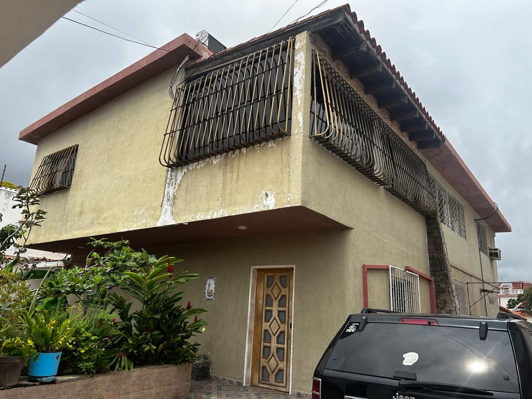 Se vende casa 627m² 6h/6b/6e Catia la Mar - Otras fotos