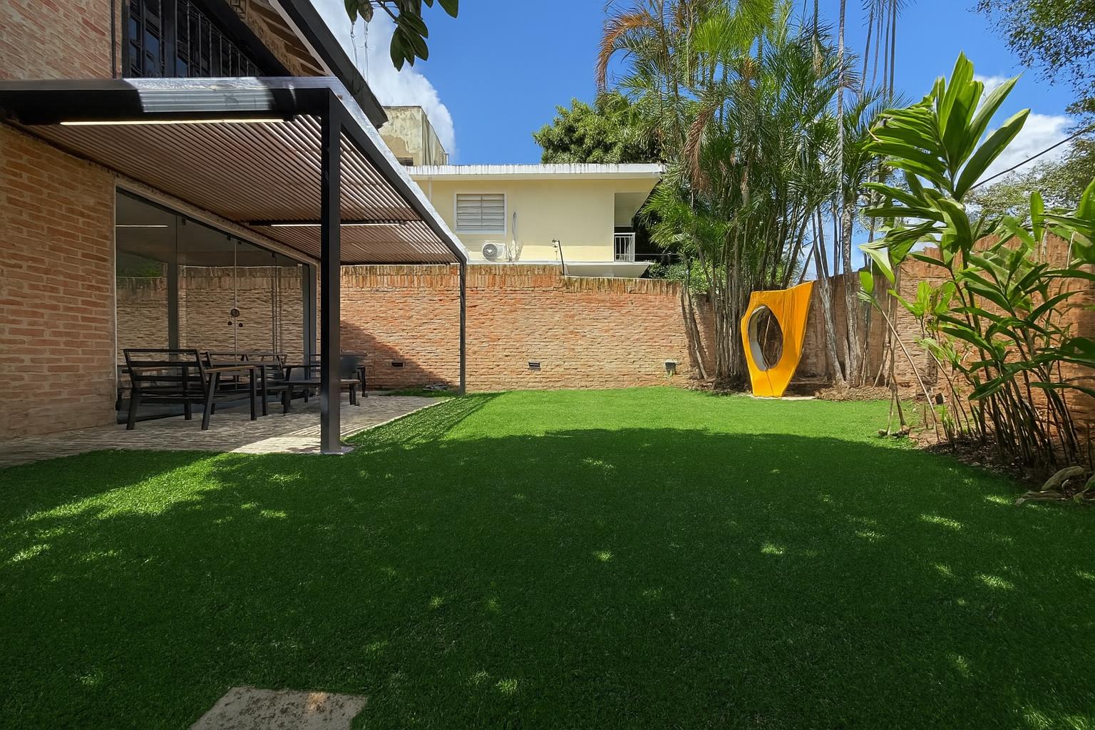 Se vende casa 450m² 5h+2s/6b+s/4p Los Palos Grandes - Otras fotos