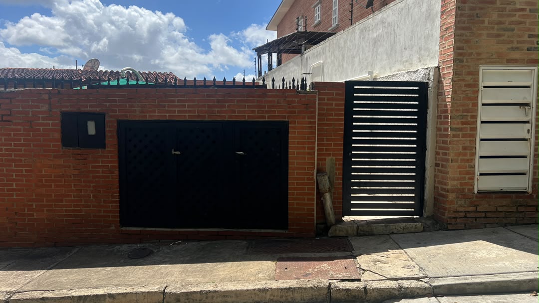 Se alquila Anexo 220m² 3h/4b La Tahona - Otras fotos
