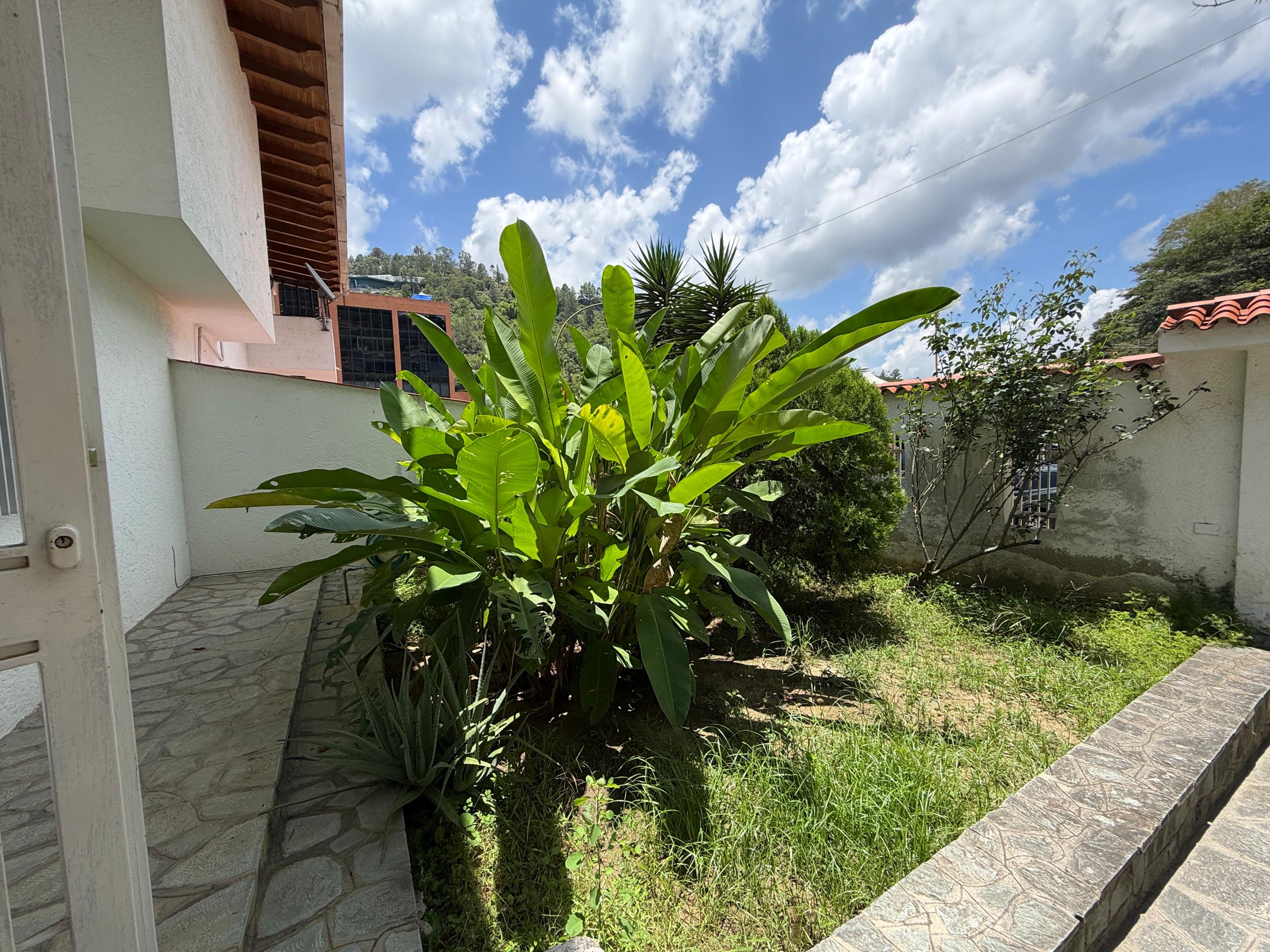Se vende Casa 400m² 3h/4b/5p Colinas de Tamanaco 4
