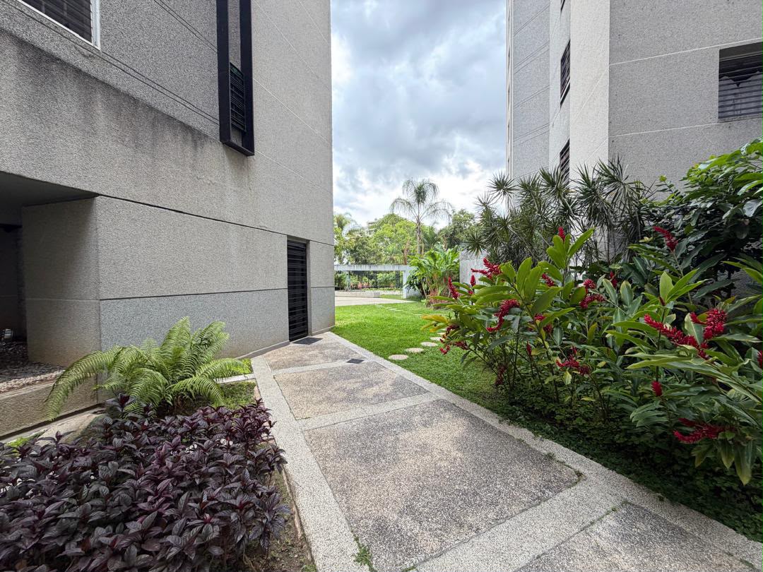 Se alquila Apto 190m² 3.5h+s/4b/2p Los Chorros 4