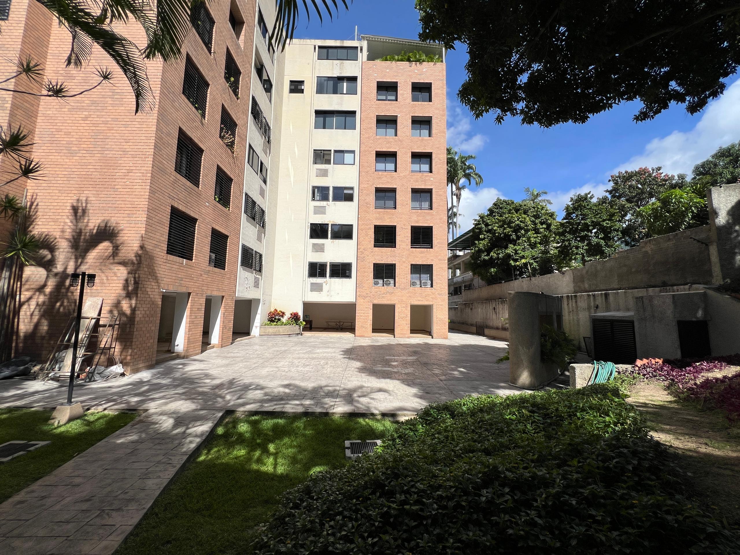 Se vende Apto 210m² 4h+s/3b+s/4p Los Palos Grandes - Otras fotos