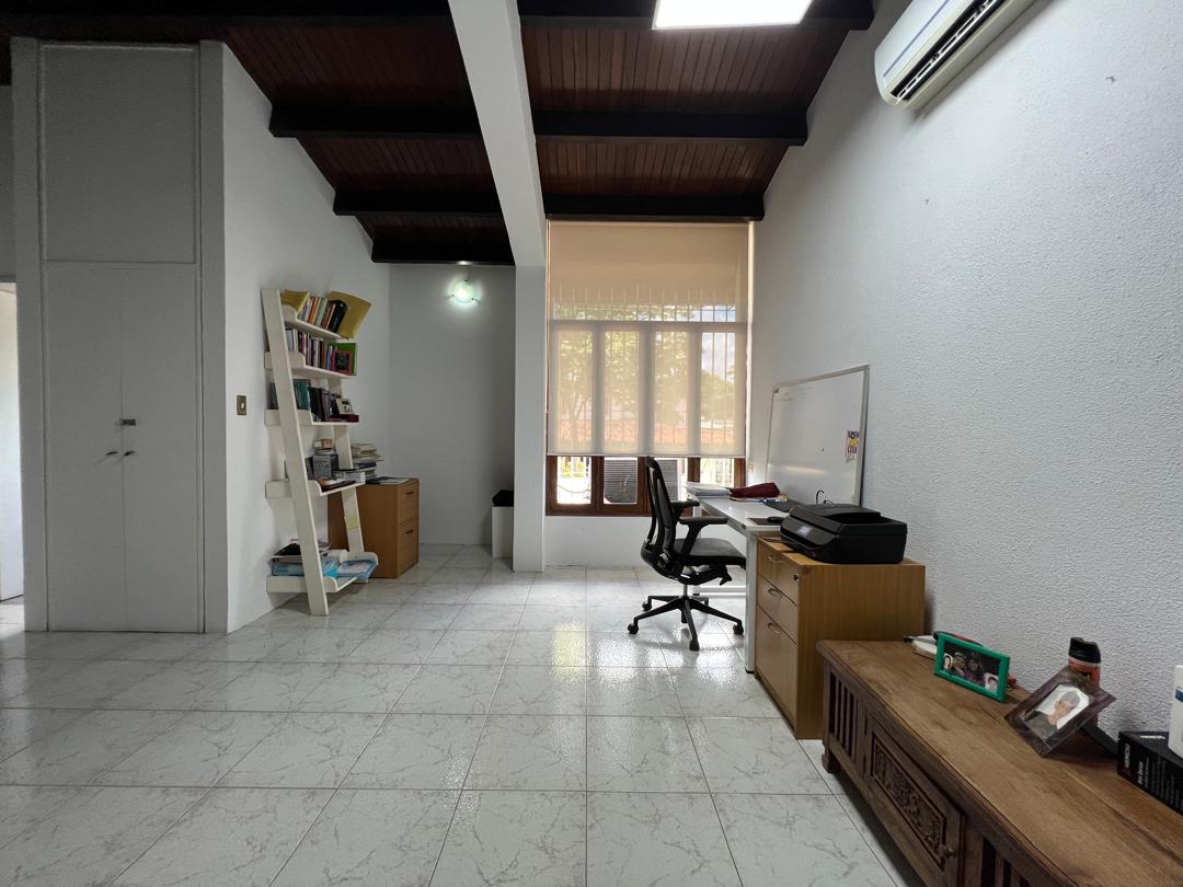 Se vende casa 1102m² 4h+2s/4b+s/5p Prados del Este 4