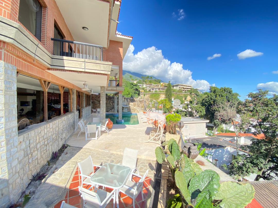 Se Vende/ Alquila de casa en Las Palmas 1000m² - 7h/9b/6pe 3