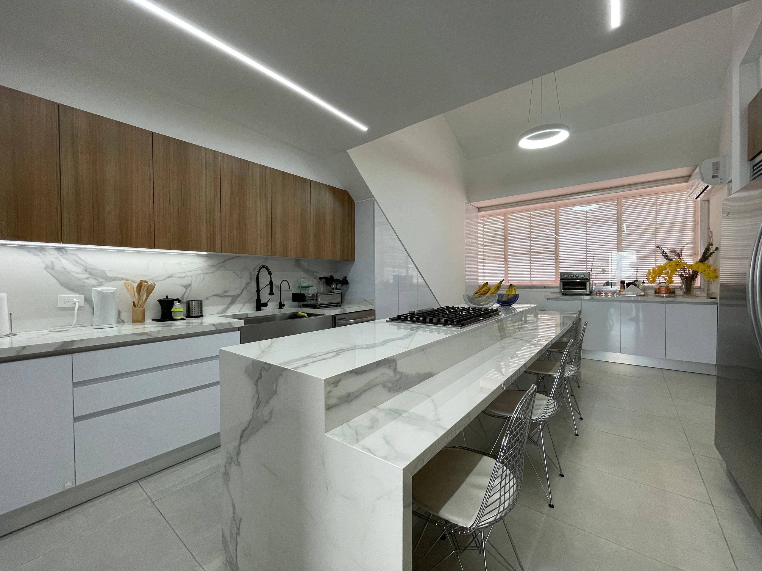 Se Vende PH 470m² 4h+2s/3b+2s/4e El Hatillo 2