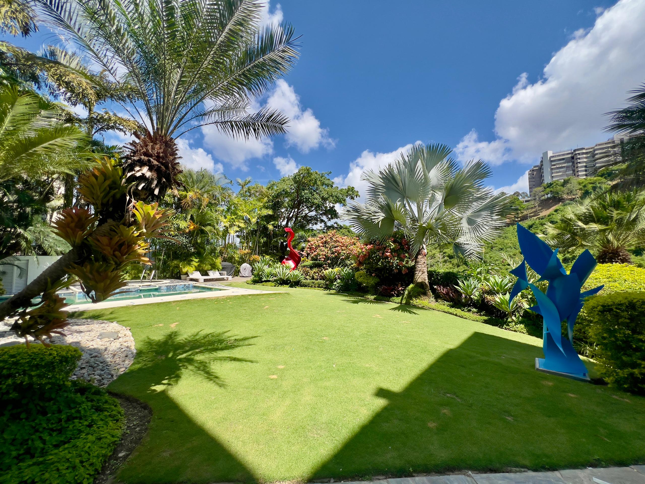 Se vende casa 1800m² 6h+4s/7b+5s/14p Colinas de Valle Arriba - Otras fotos