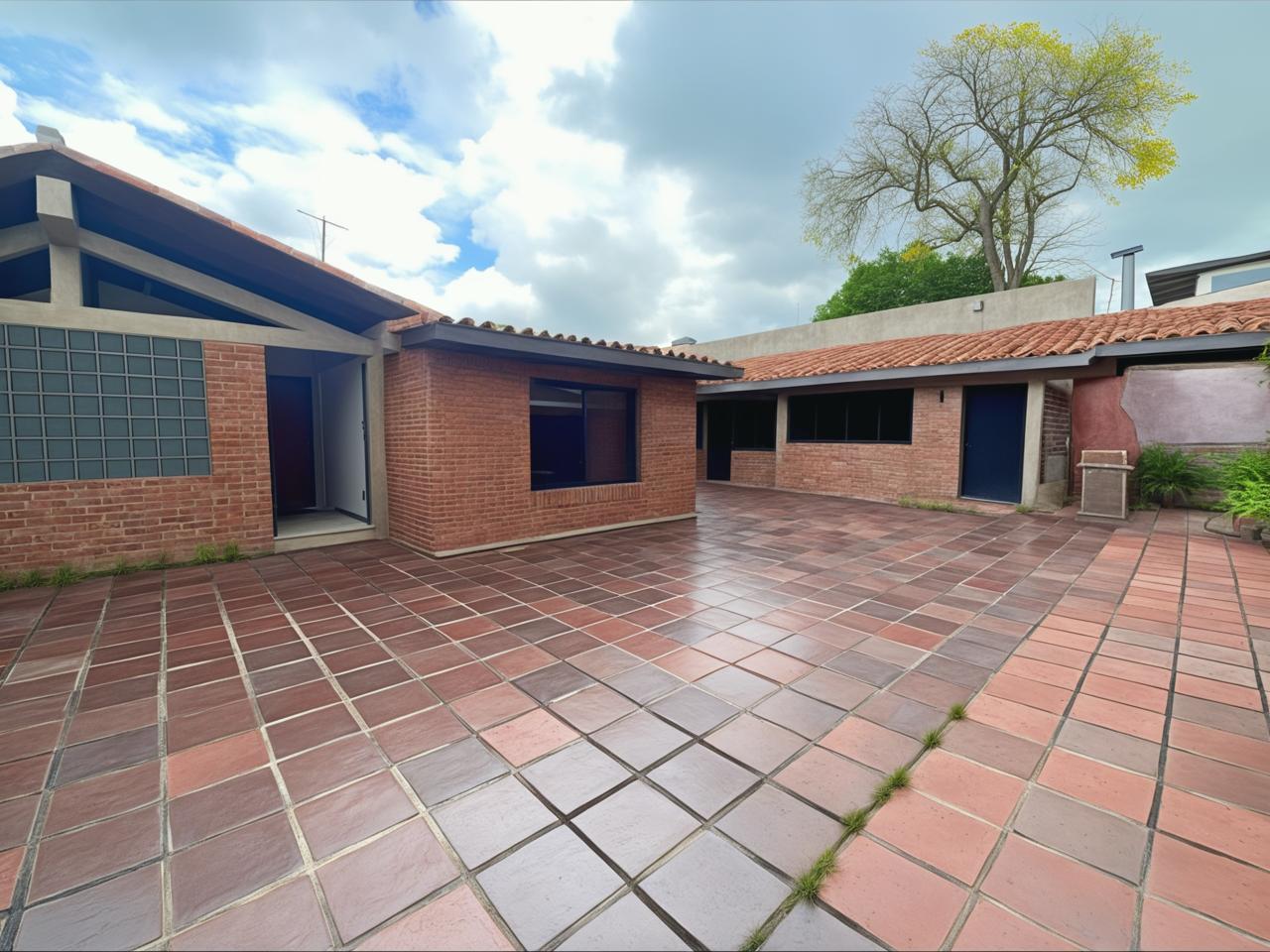 Se vende casa 800m² 7h+s/7b+s/6p Colinas de Bello Monte - Otras fotos