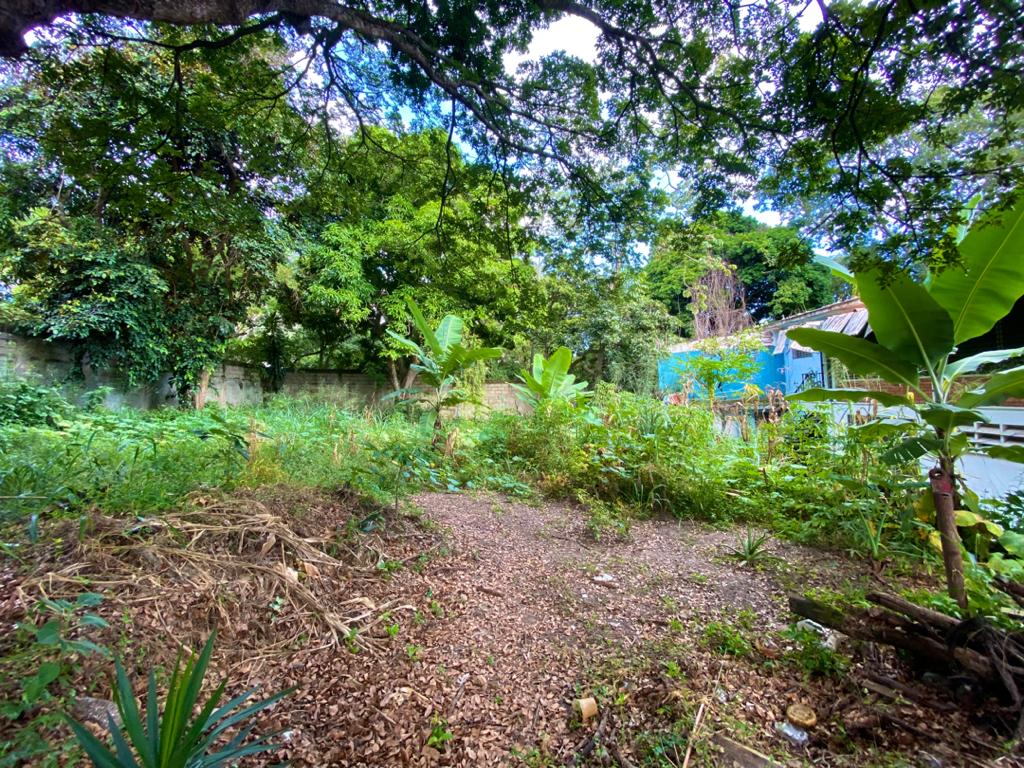 Se vende terreno 1258m² en Alta Florida 1
