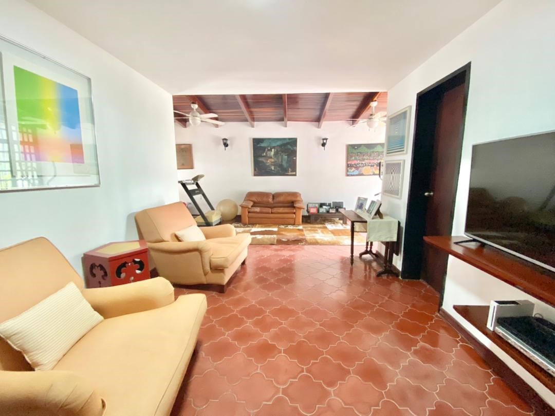 Se vende casa 368m²  4h+s∕4b+s∕4p en Los Chorros - Otras fotos