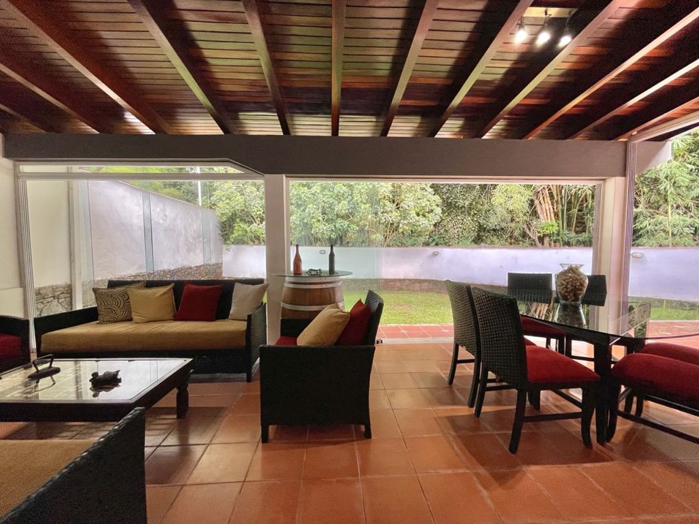 Se vende casa 333m²  4h+s∕3b+s∕2p en Los Chorros - Otras fotos