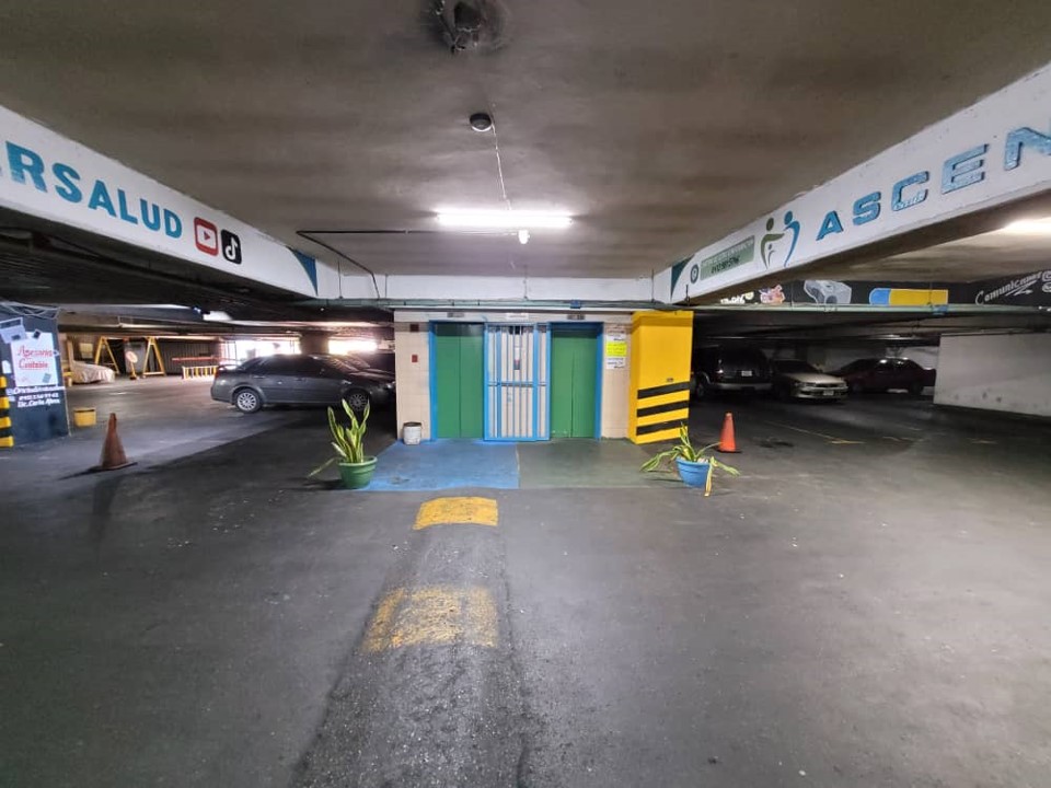 Se vende Estacionamiento 7628m² Montalban III 3