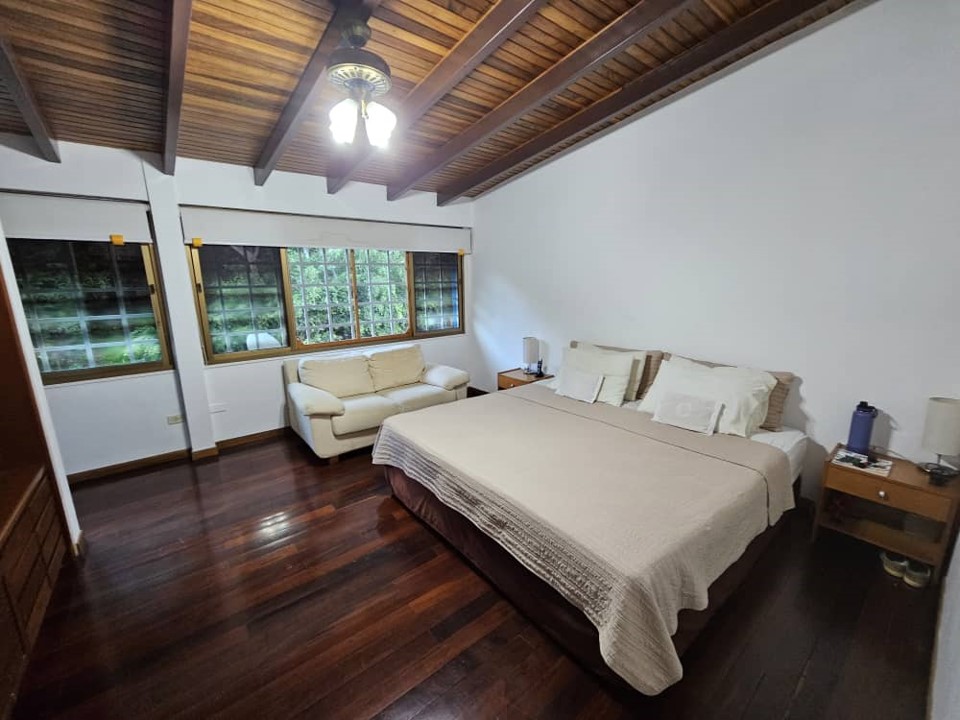 Se vende Townhouse 680m² 3h/4b/12e La Boyera - Otras fotos