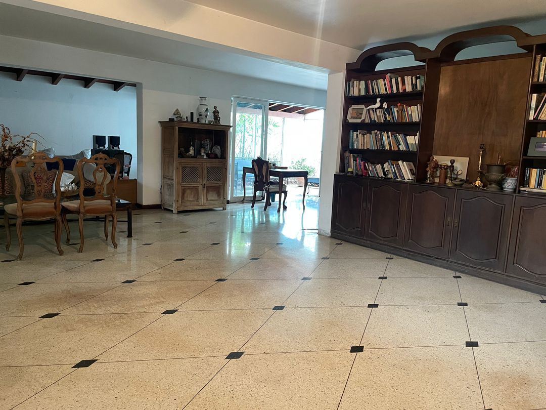 Se vende casa 300m² 4h+s/2b+s/2e Santa Cecilia - Otras fotos