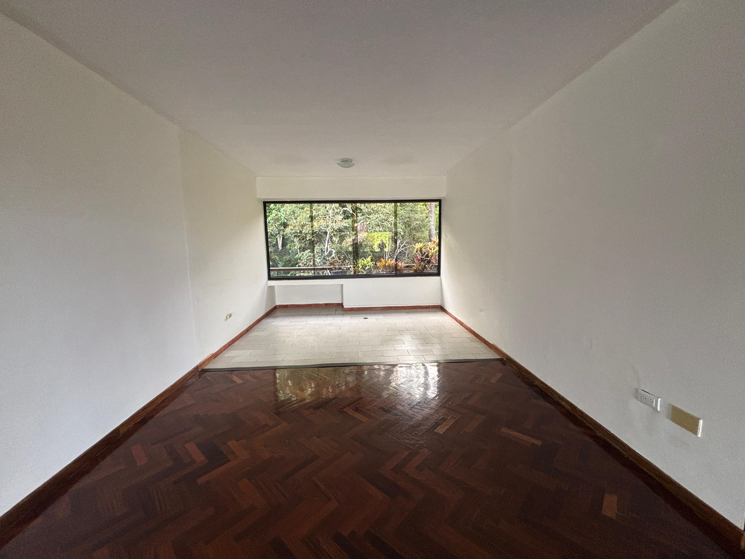 Se vende Apto 238m² 3h+s/2b+s/3p La Lagunita - Otras fotos