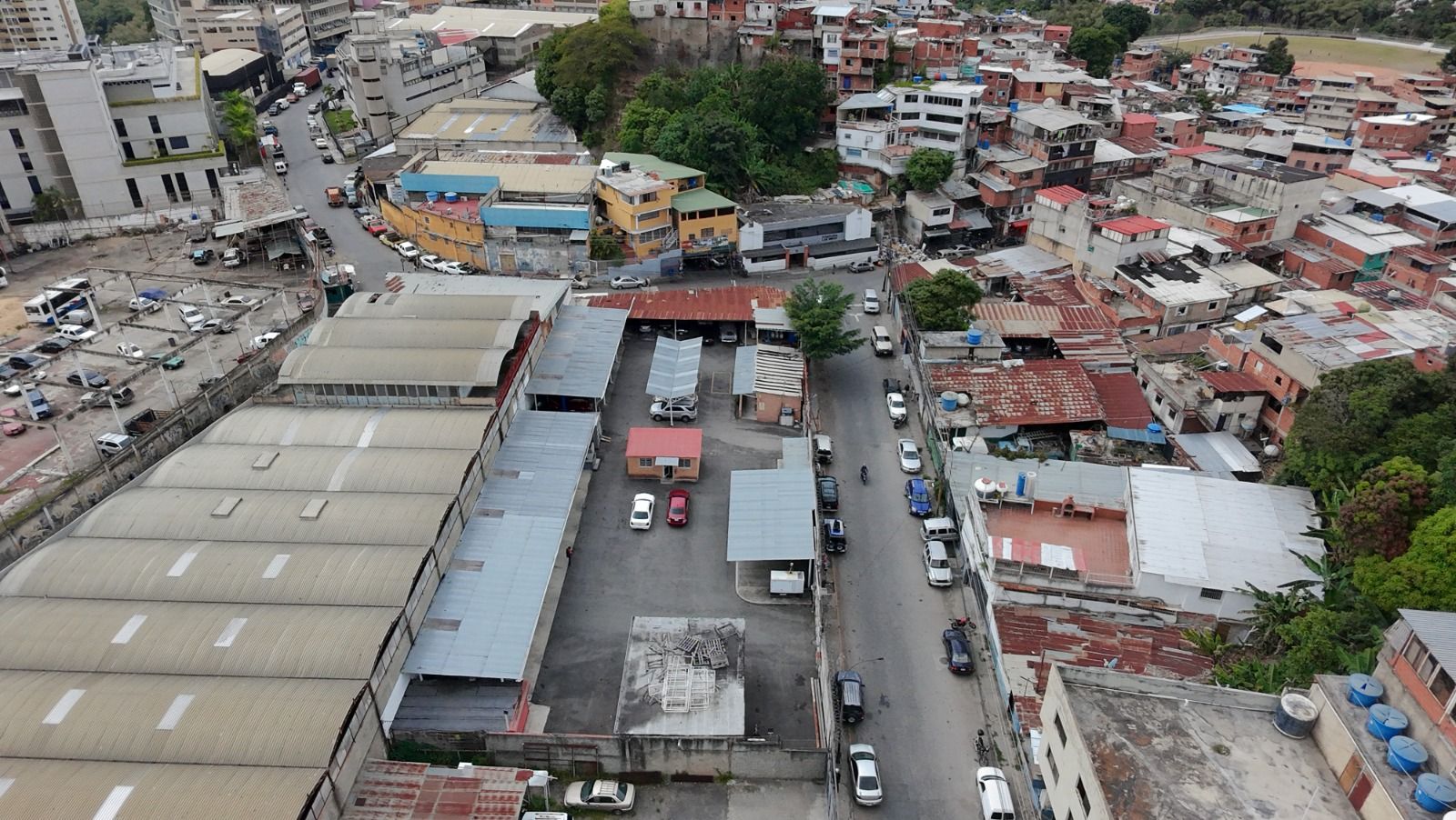 Se vende/alquila Terreno Industrial 2607m² Los Samanes 5