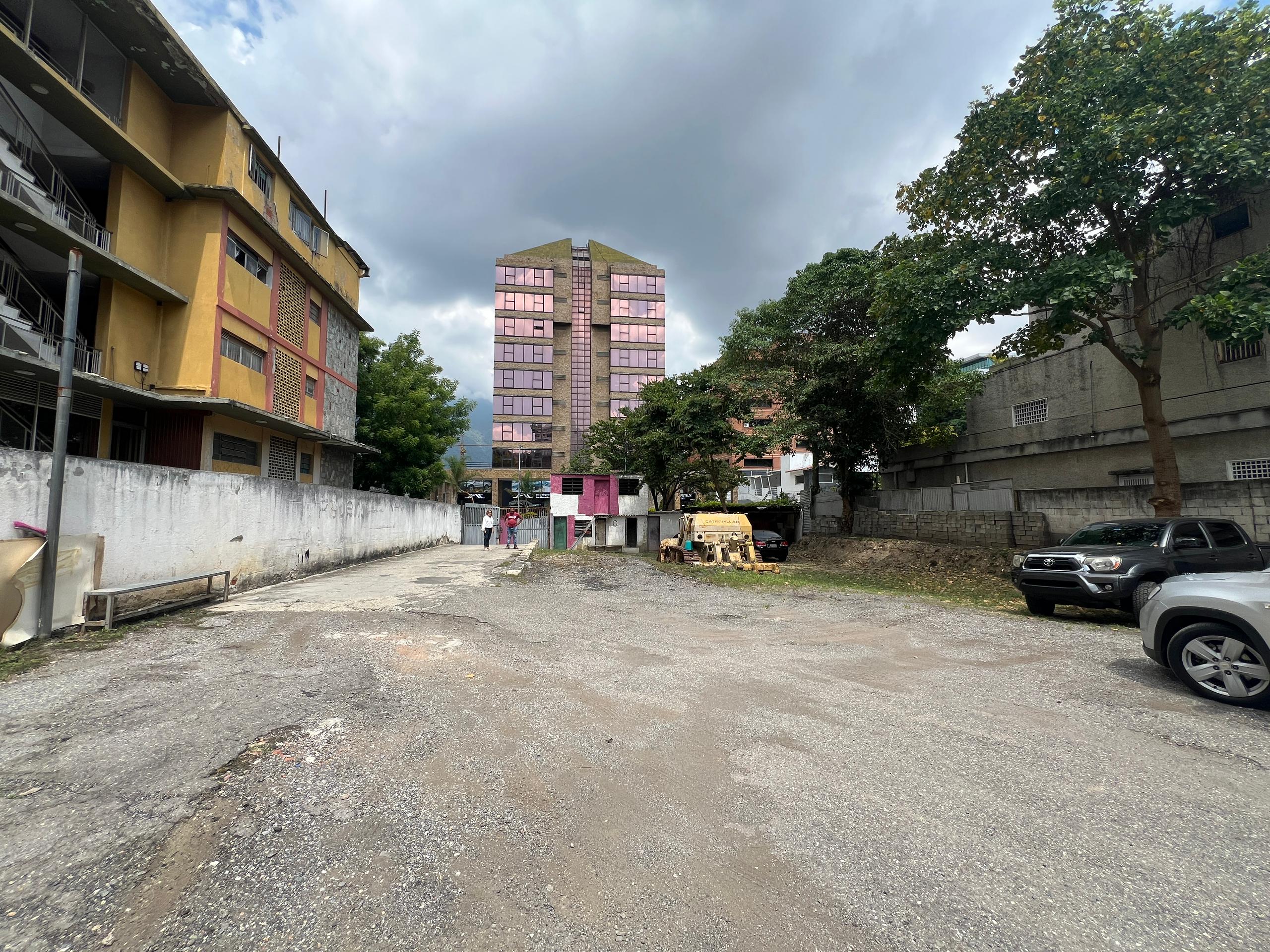 Se vende terreno 870m² Las Mercedes 3