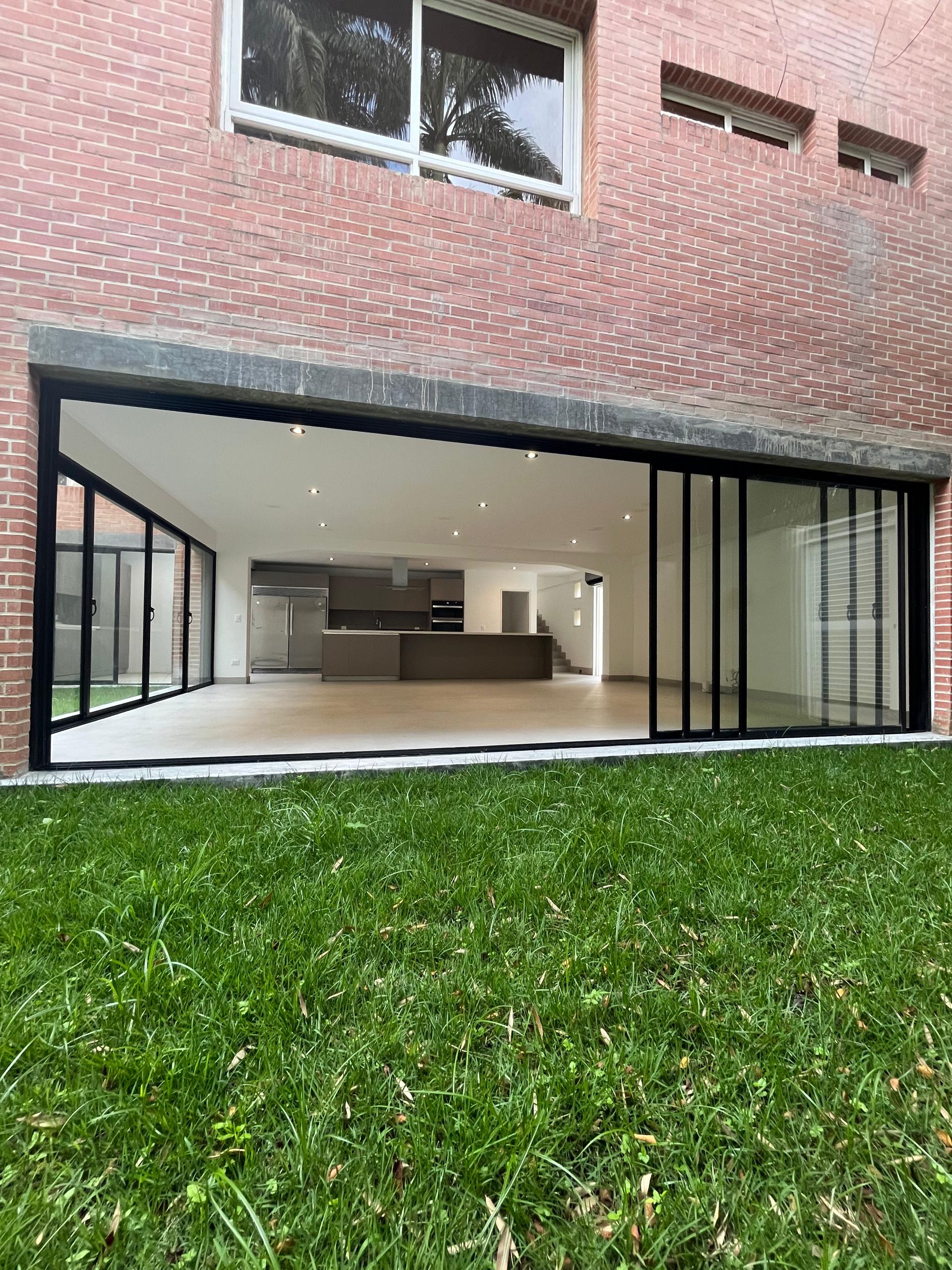 Se vende Casa 380m² 3h+s/3b+s/2p Alta Florida - Otras fotos
