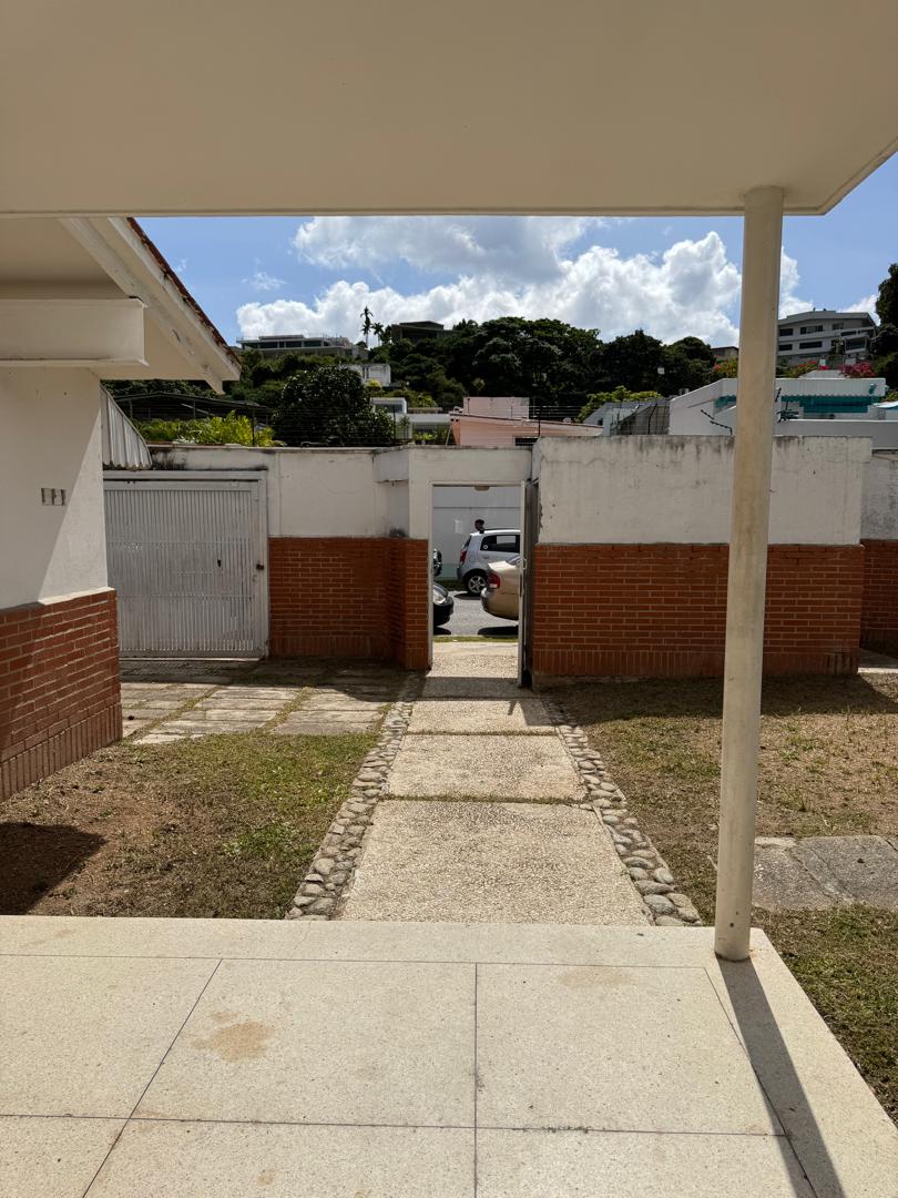 Se vende casa comercial 676.15m² 20h/6b/10p Chuao - Otras fotos