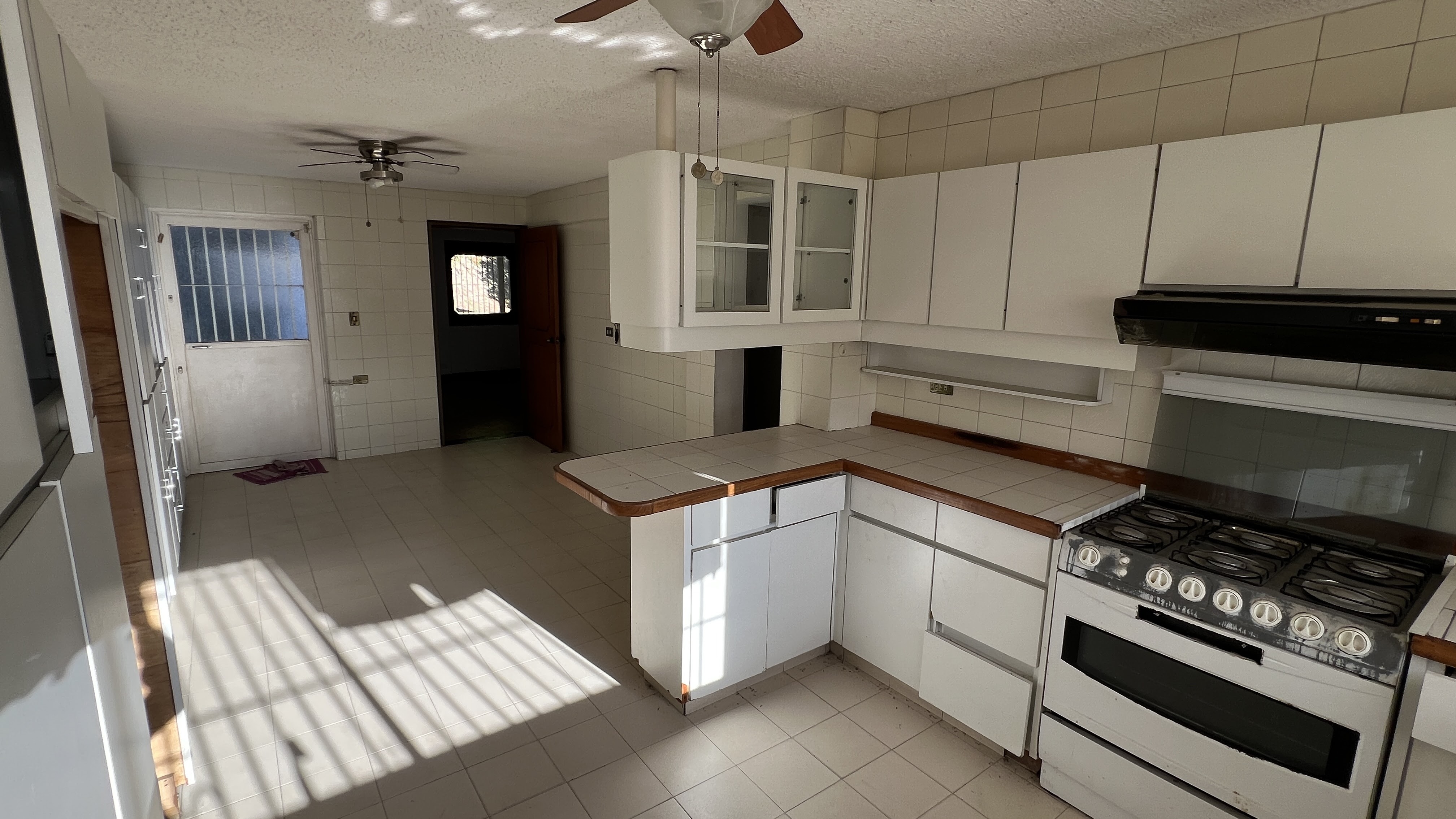 Se vende casa 860m² 5h/5b/5p Prados del Este - Otras fotos