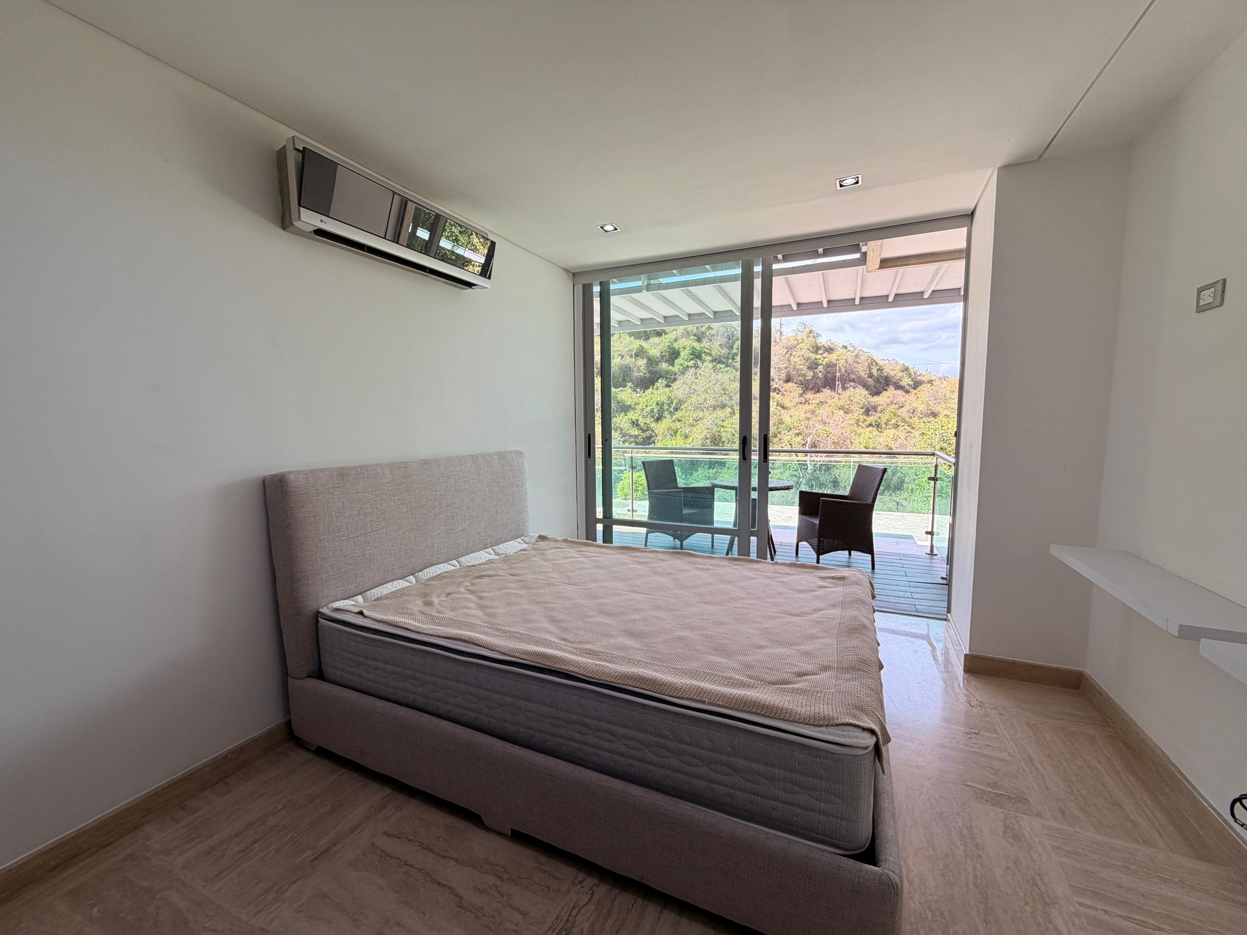 Se vende Apto PB 167m² 3h+1s/2.5b+1s/3p Lomas de Las Mercedes - Otras fotos