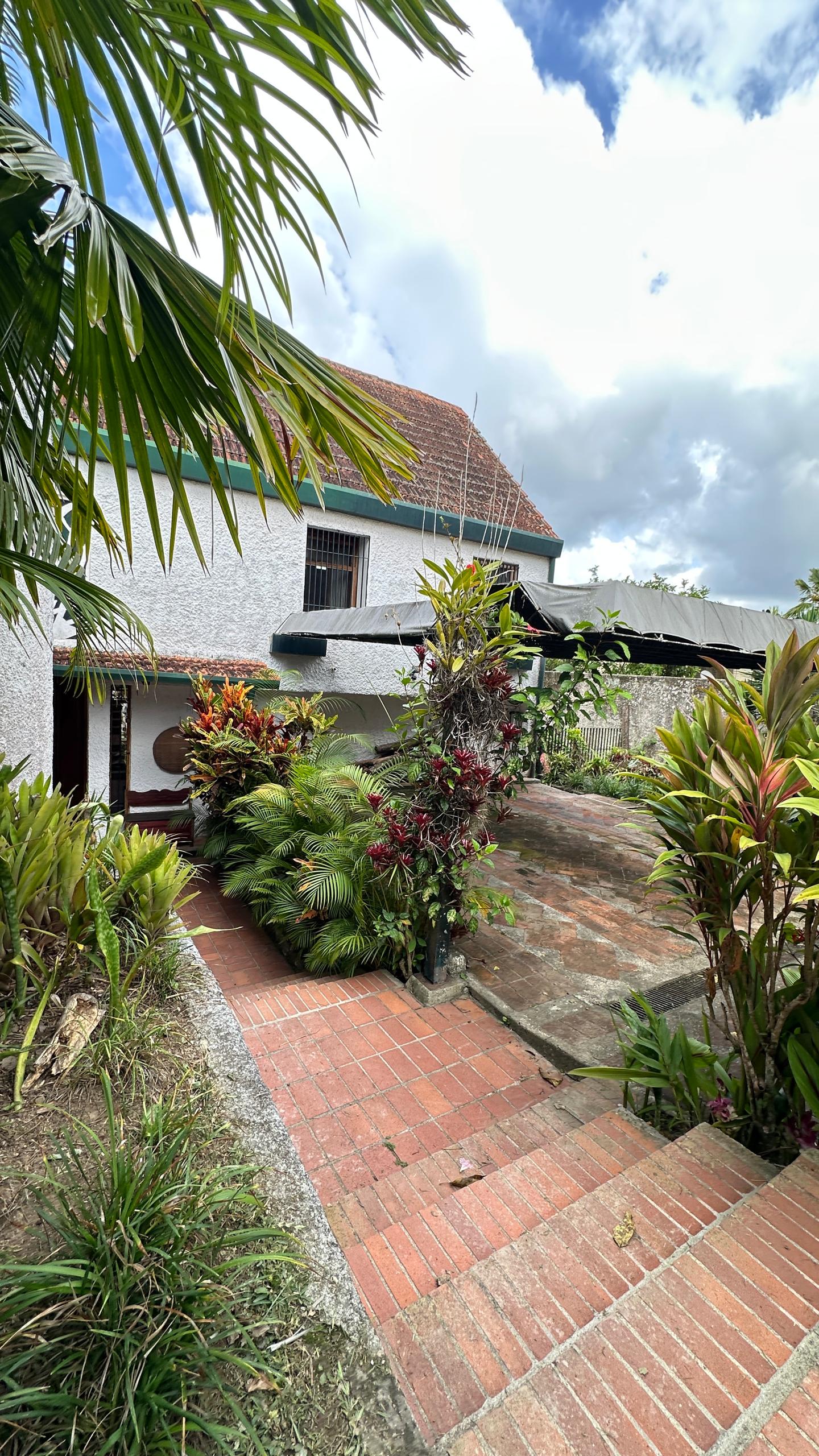 Se Vende Casa 1650m² 6h/3b+s+v/2p Oripoto 1